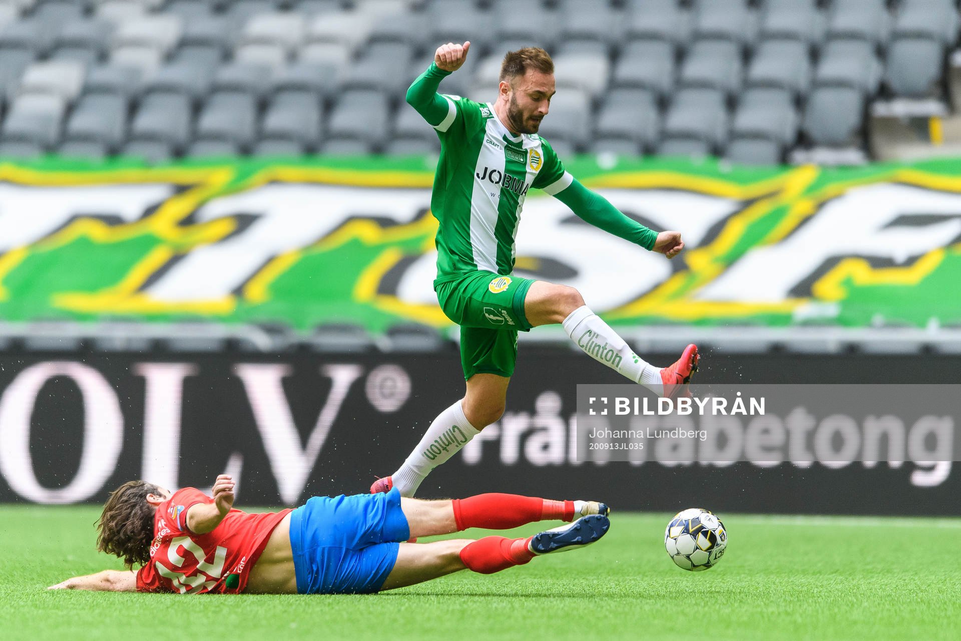 Helsingborgs Mix Diskerud och Hammarbys Muamer Tankovic