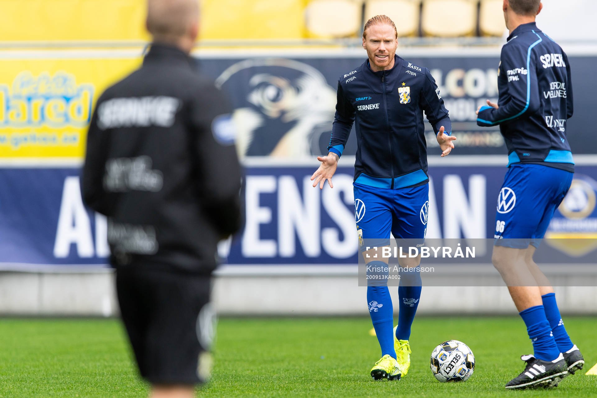 IFK Göteborgs Alexander Farnerud före fotbollsmatchen i