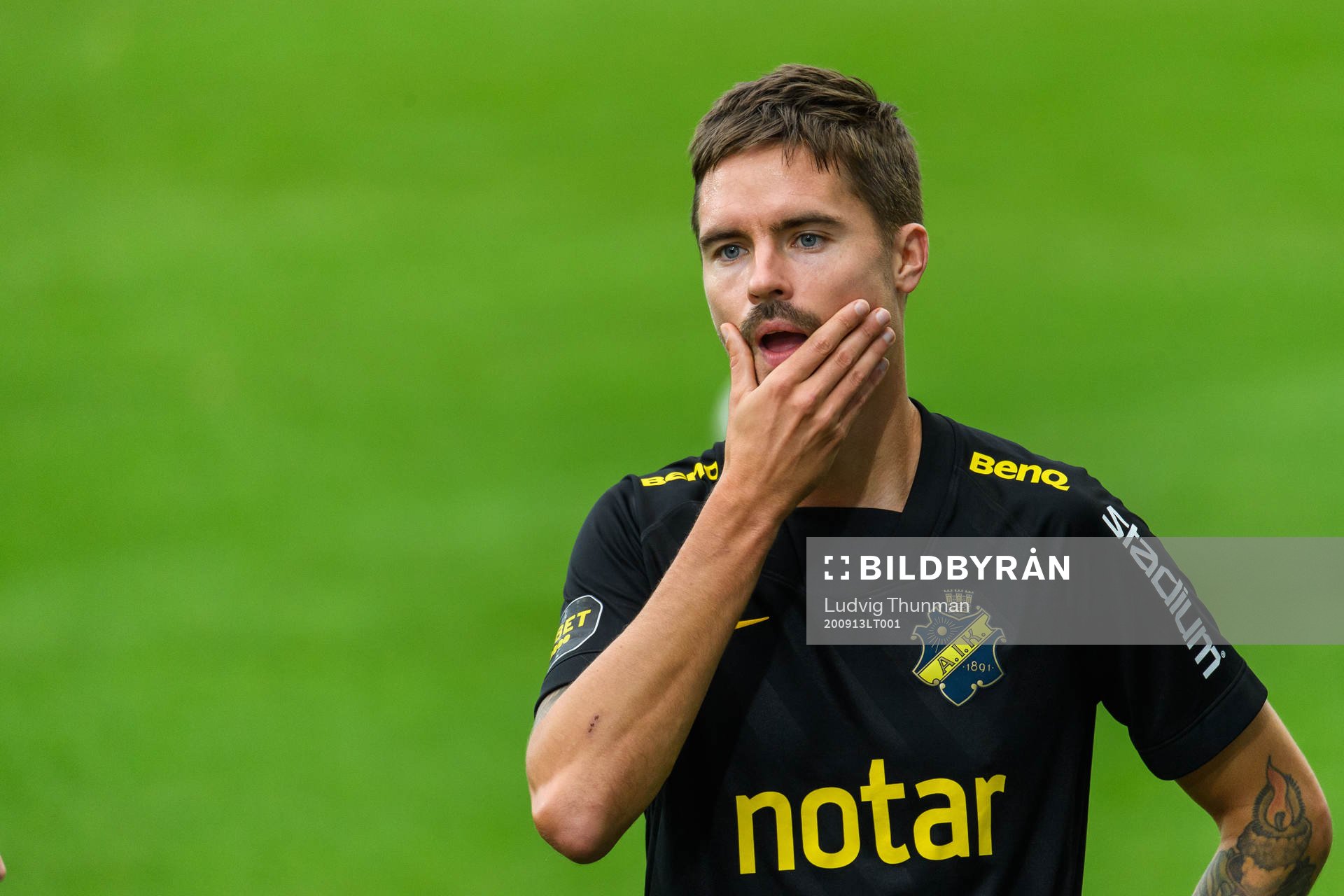 s Mikael Lustig