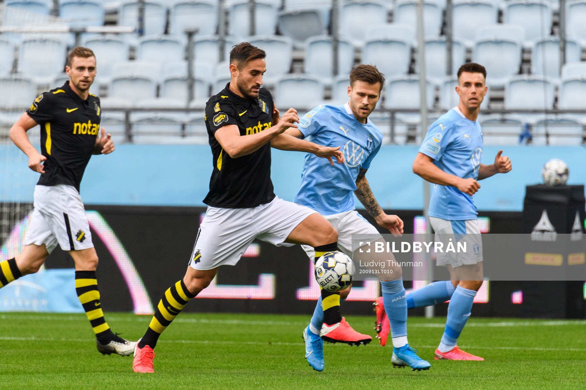 s Sotirios Papagiannopoulos och Malmö FFs Arnor Traustason