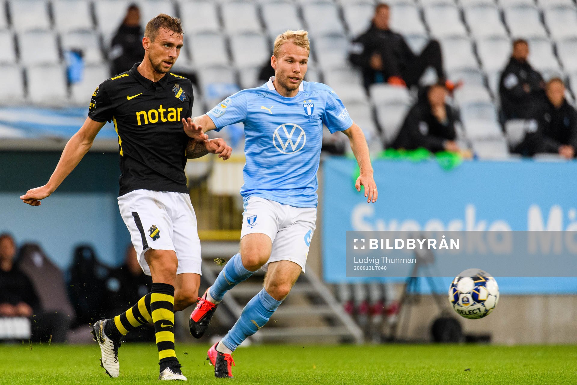 s Filip Rogic och Malmö FFs Oscar Lewicki