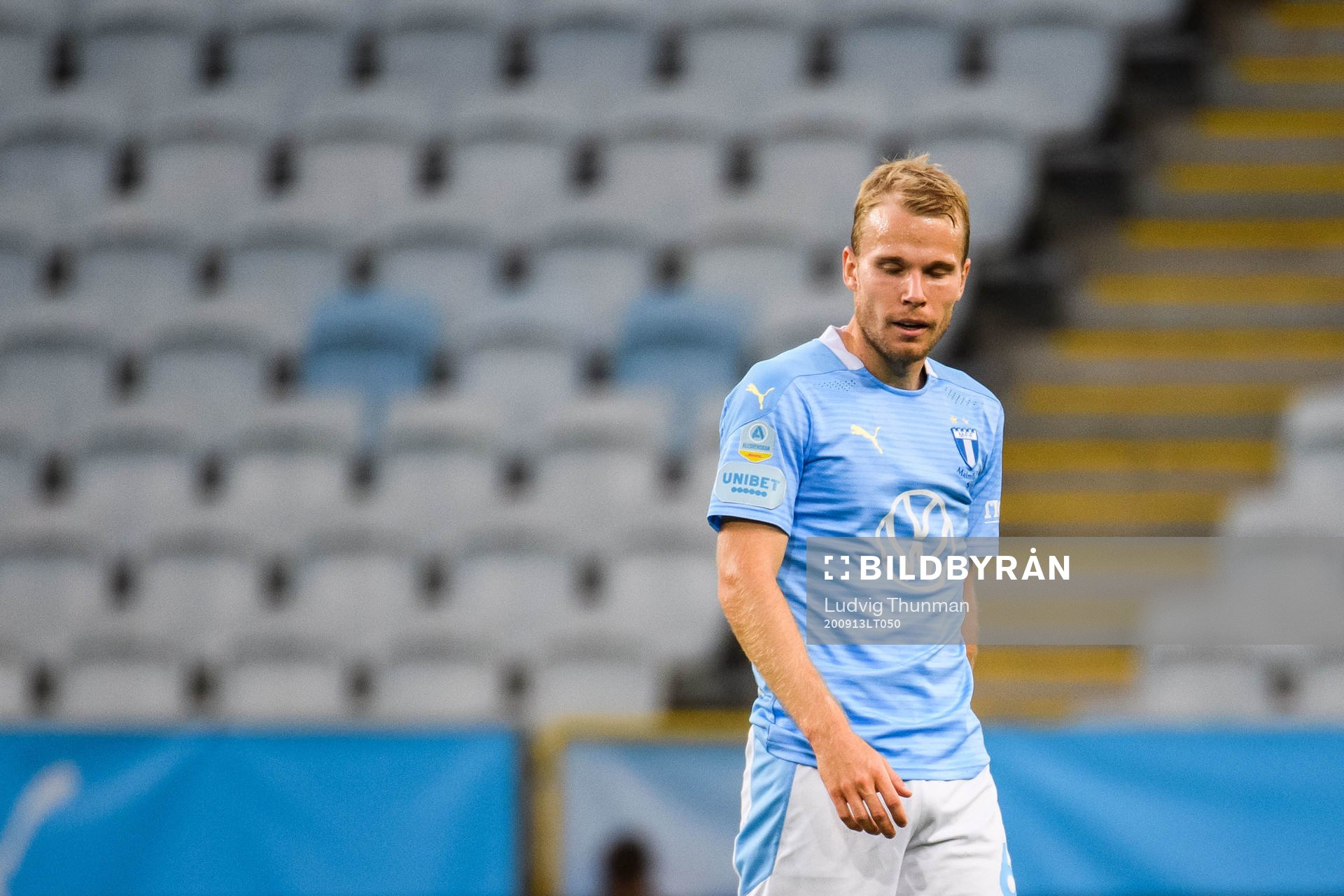 Malmö FFs Oscar Lewicki deppar