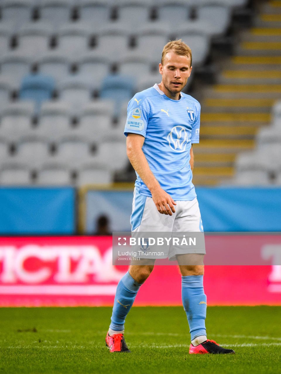 Malmö FFs Oscar Lewicki deppar