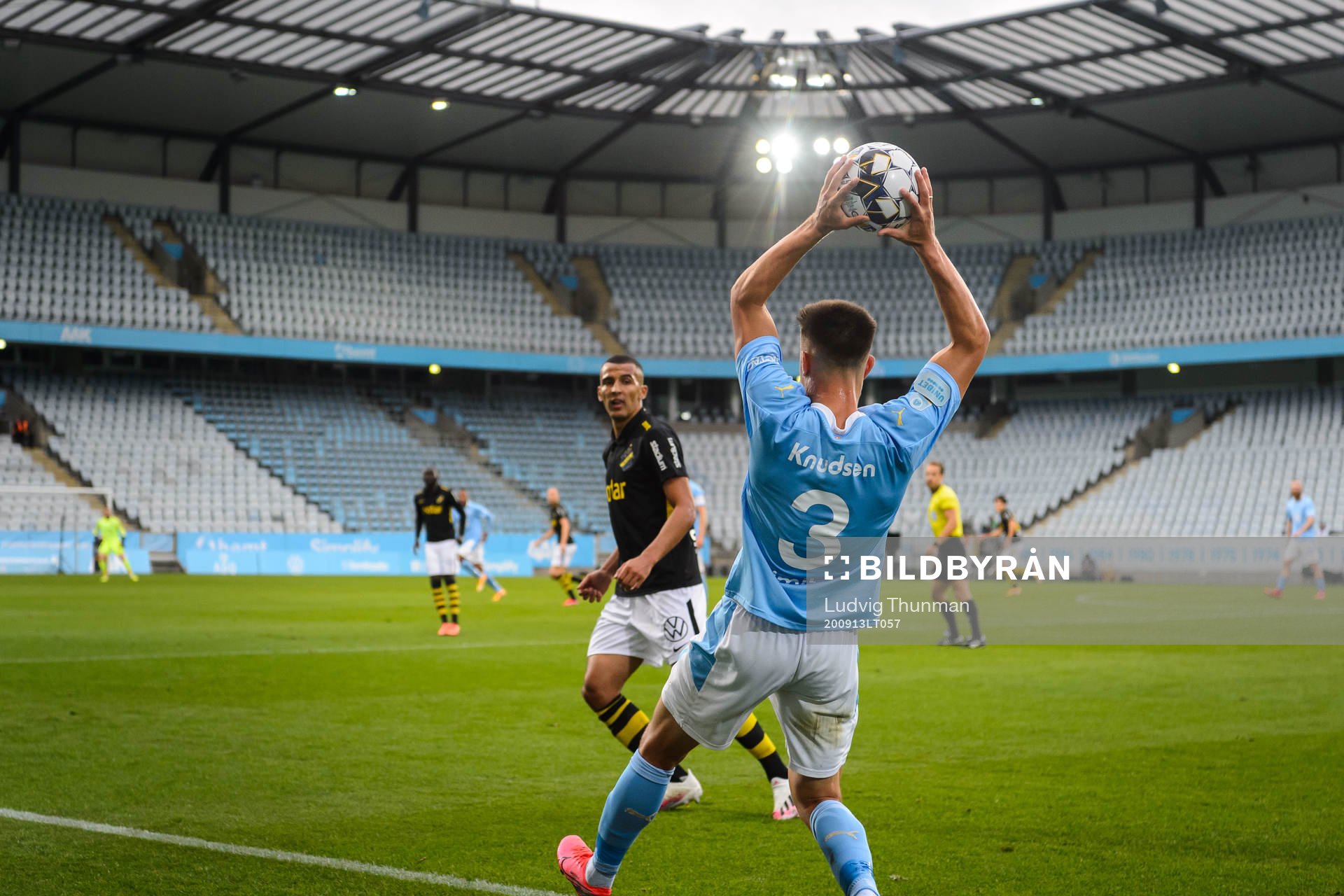 s Nabil Bahoui och Malmö FFs Jonas Knudsen