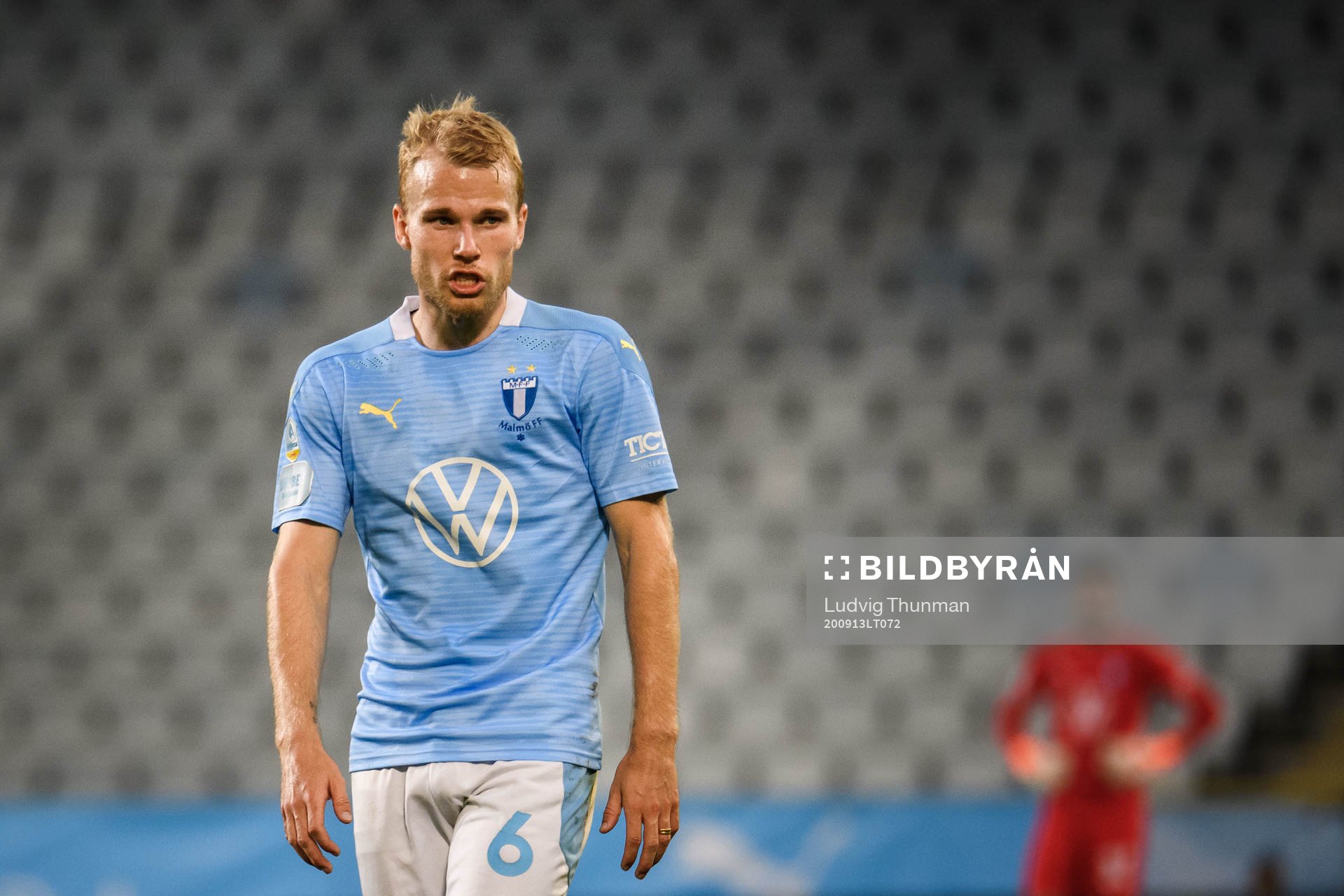 Malmö FFs Oscar Lewicki deppar