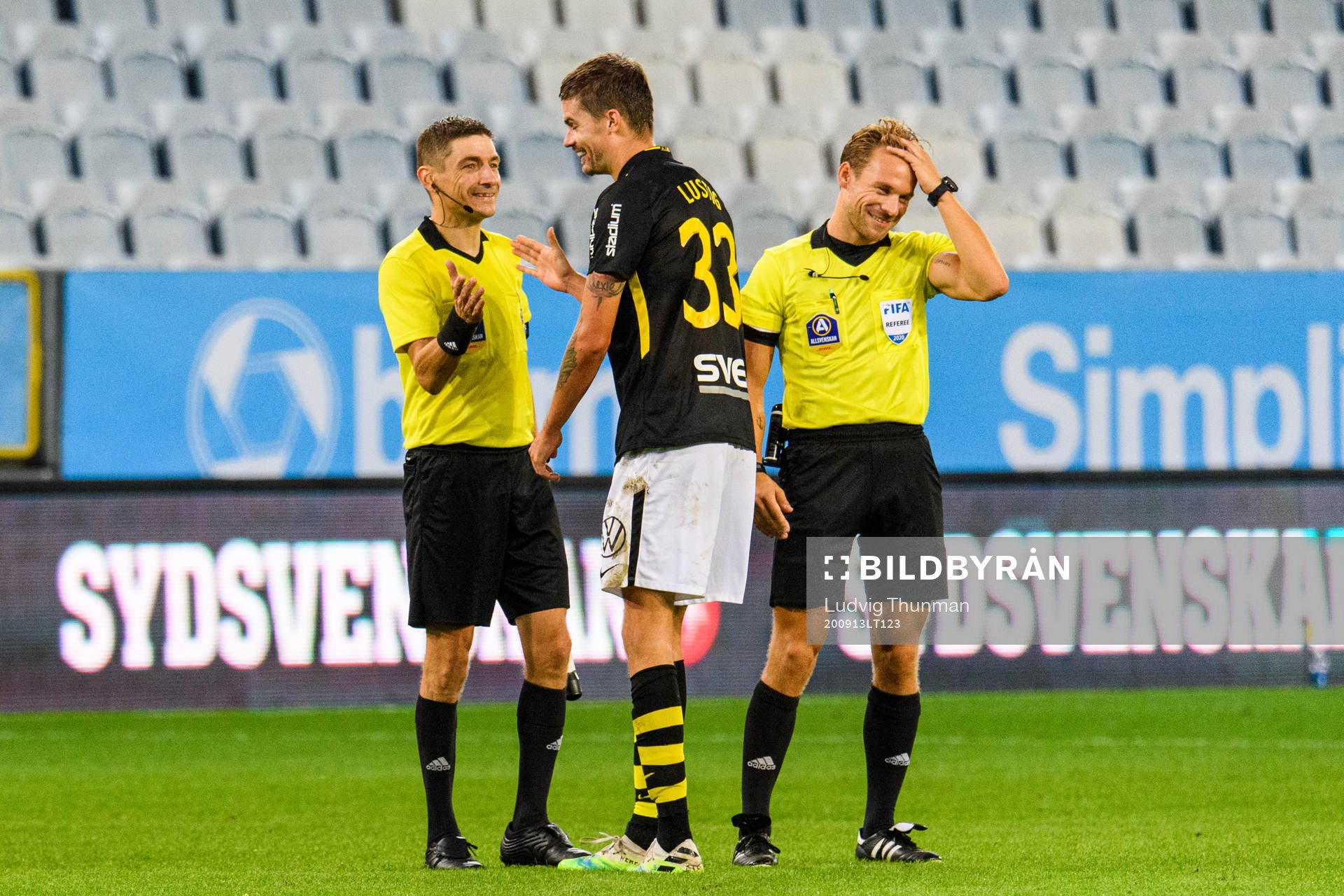 s Mikael Lustig och domare Kristoffer Karlsson