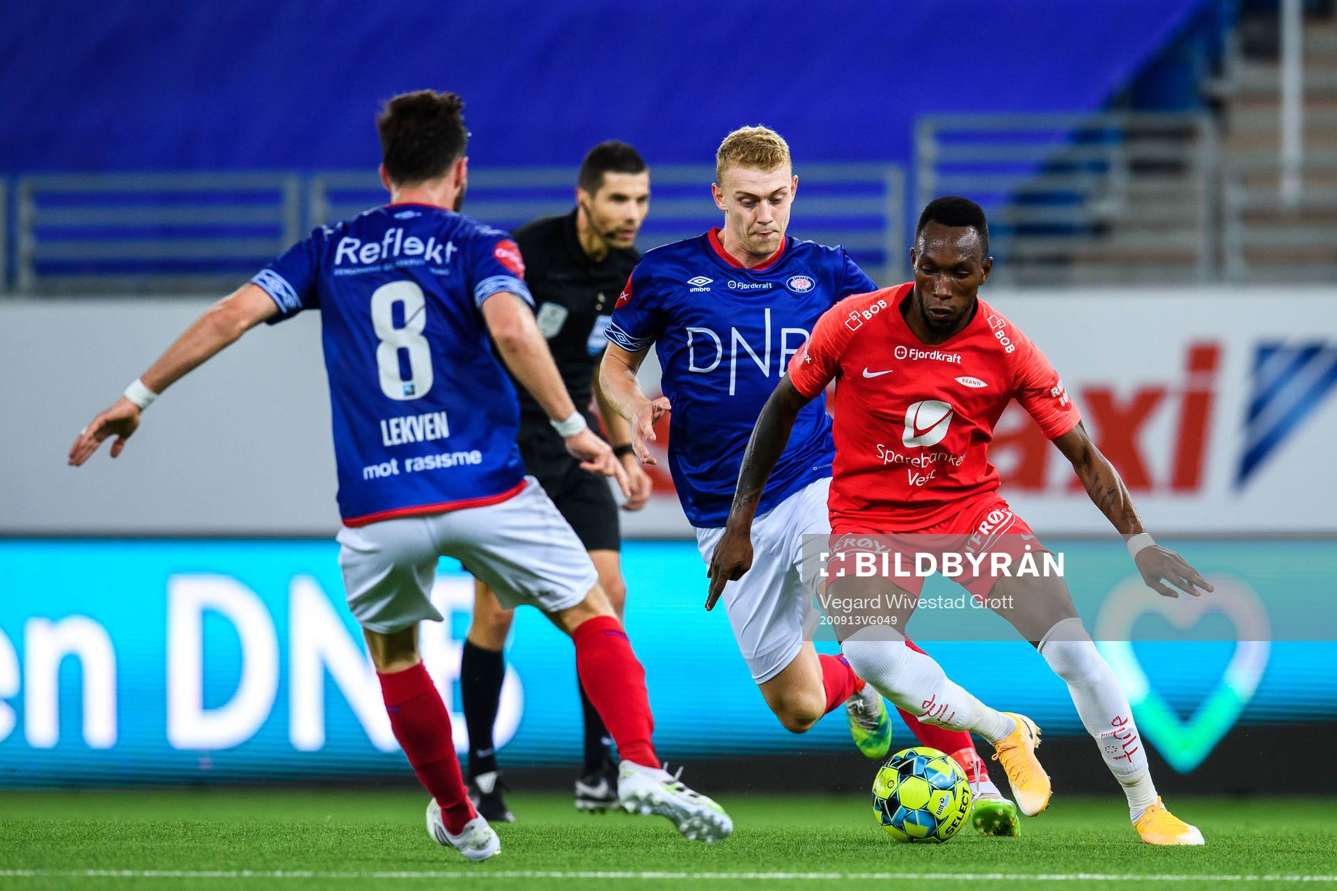 Henrik Bjørdal of Vålerenga and Daouda Bamba of Brann