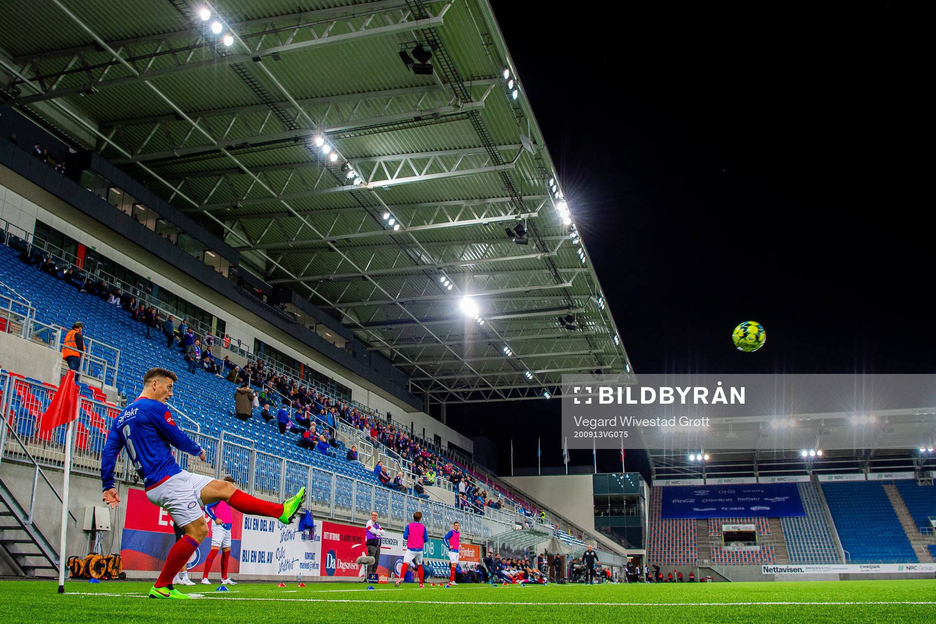 Herolind Shala of Vålerenga takes a corner kick