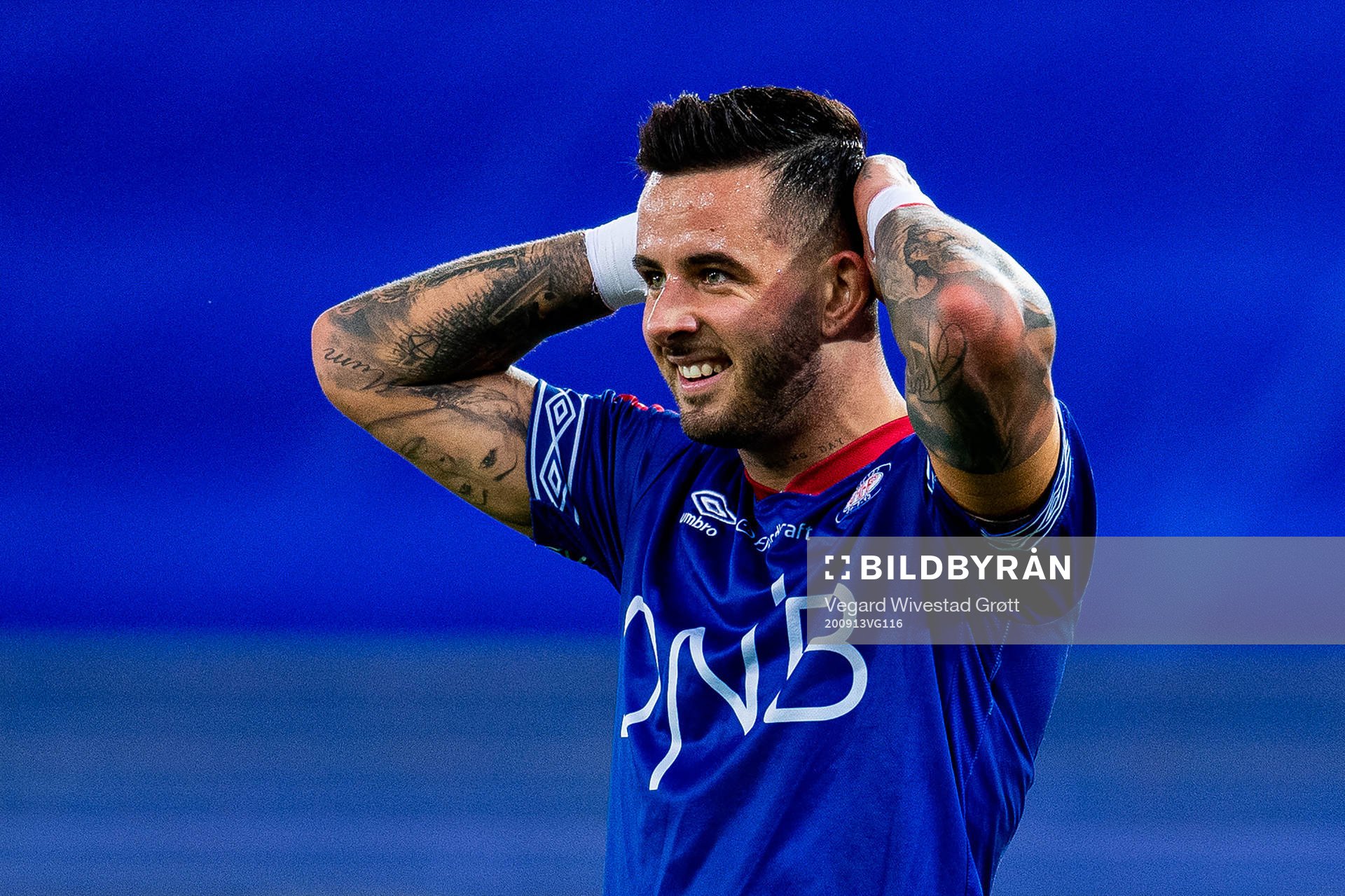 Aron Leonard Dønnum of Vålerenga reacts