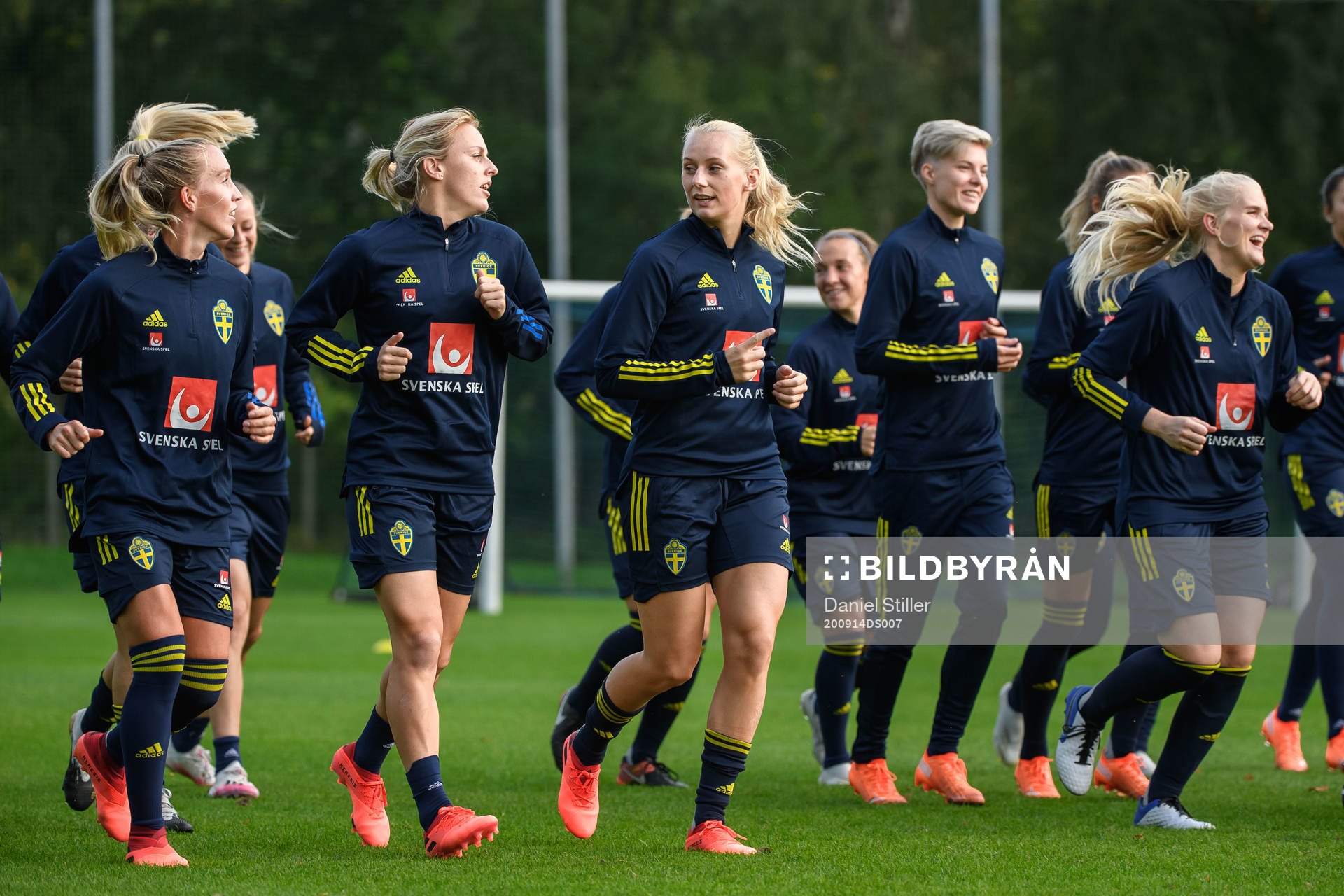Julia Roddar, Mimmi Larsson, Stina Blackstenius and Lina