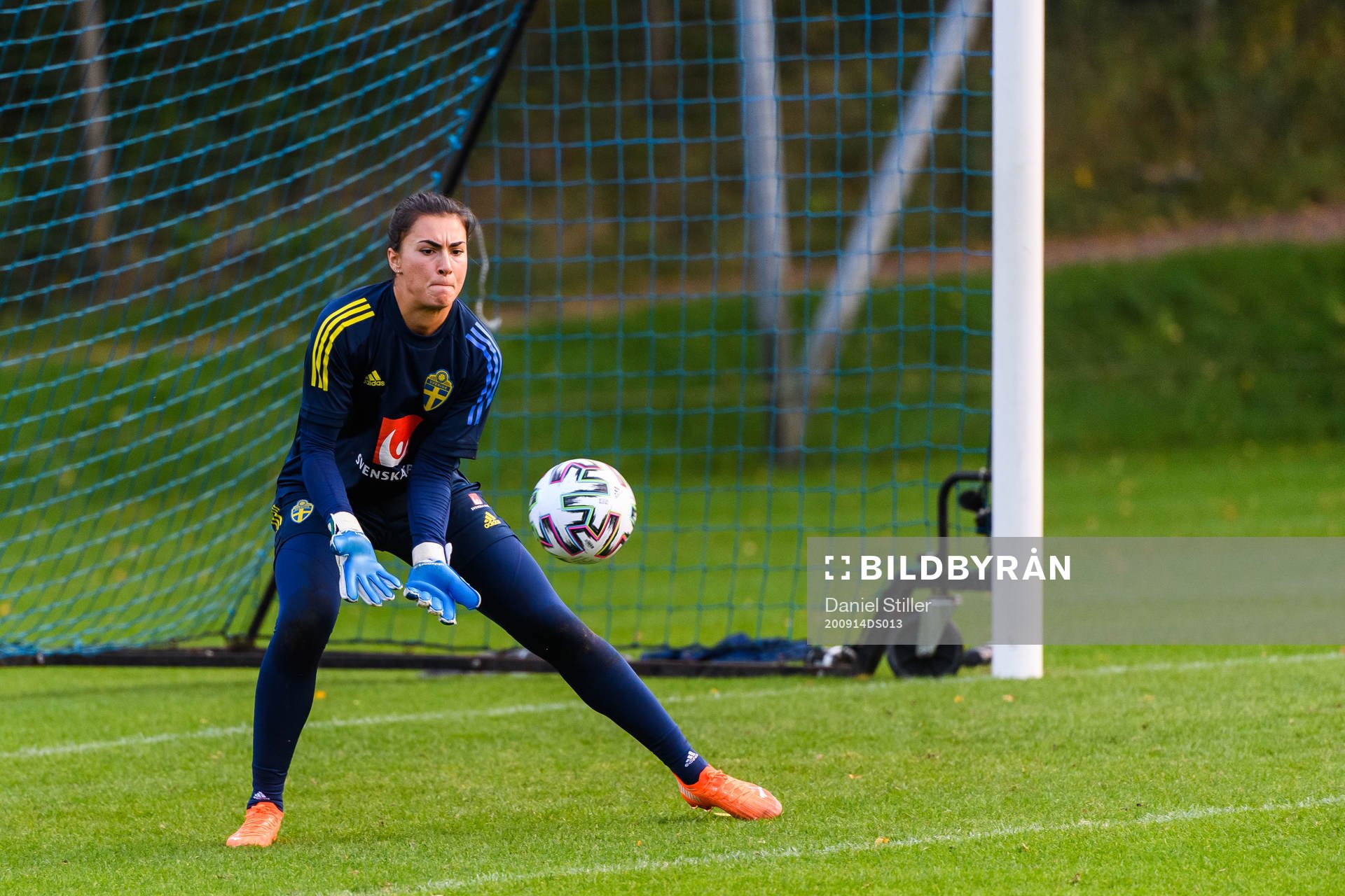 Goalkeeper Zećira Musović of the Swedish women’s