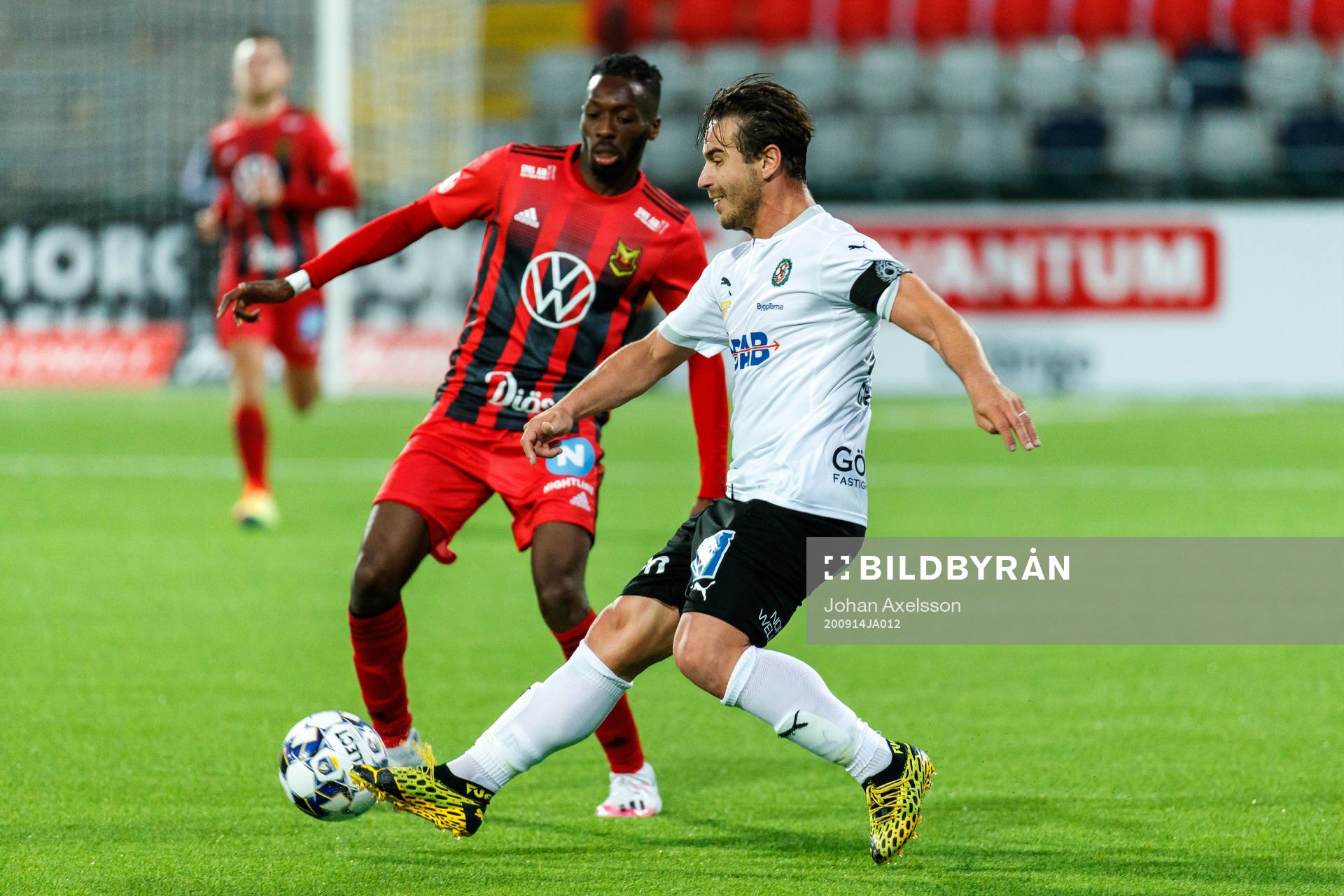 Örebros Nordin Gerzic och Östersunds Blair Turgott