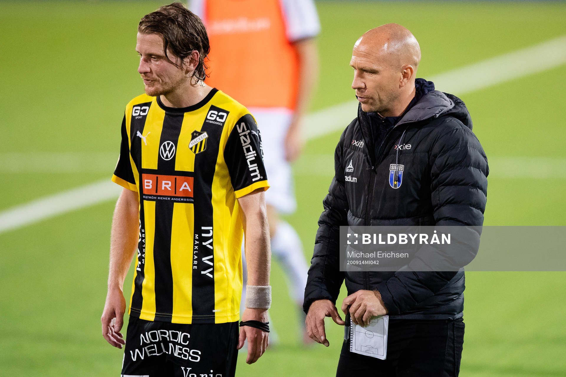 Häckens Erik Friberg och Sirius tränare Henrik Rydström under fotbollsmatchen i Allsvenskan mellan Häcken och Sirius den 14 september 2020 i Göteborg.