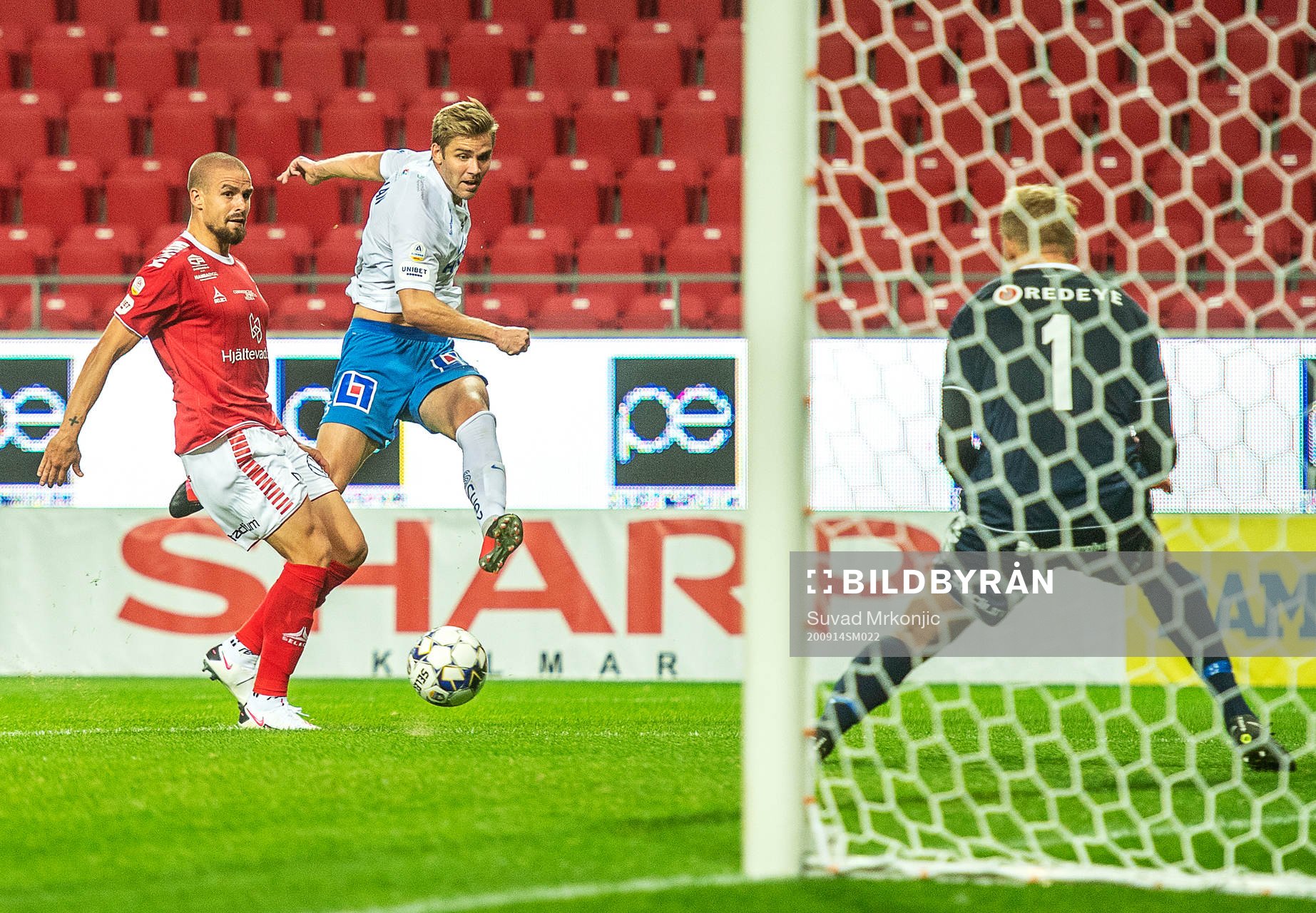 Kalmars Douglas Bergqvist och IFK Norrköpings Christoffer