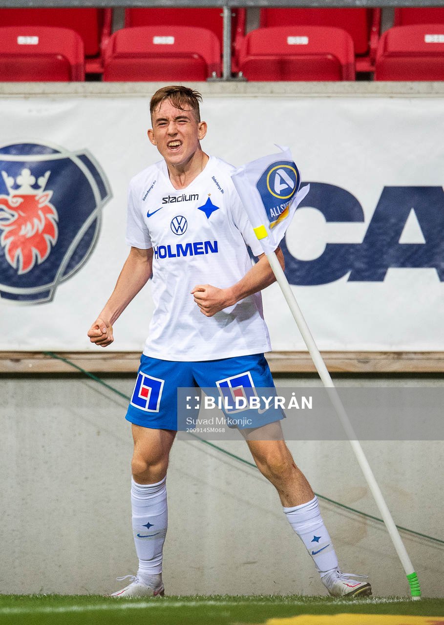 IFK Norrköpings Ísak Bergmann Jóhannesson jublar