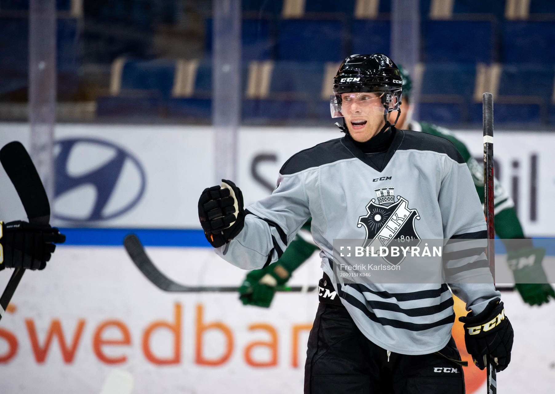 s Nicklas Heinerö jublar