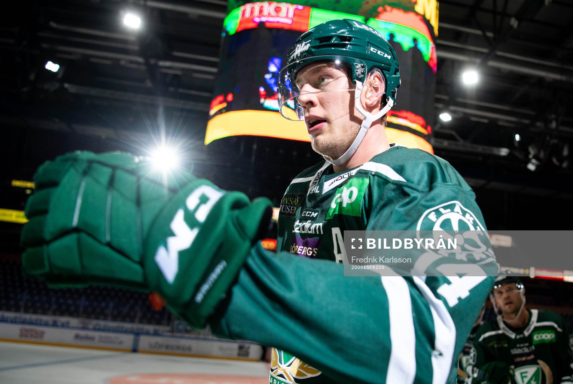 Färjestads Victor Ejdsell jublar