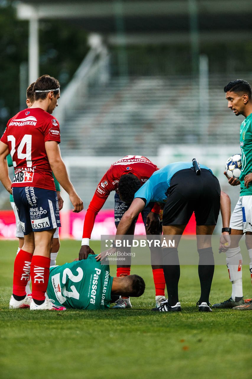 Jönköpings Kevin Rodeblad Lowe har ont