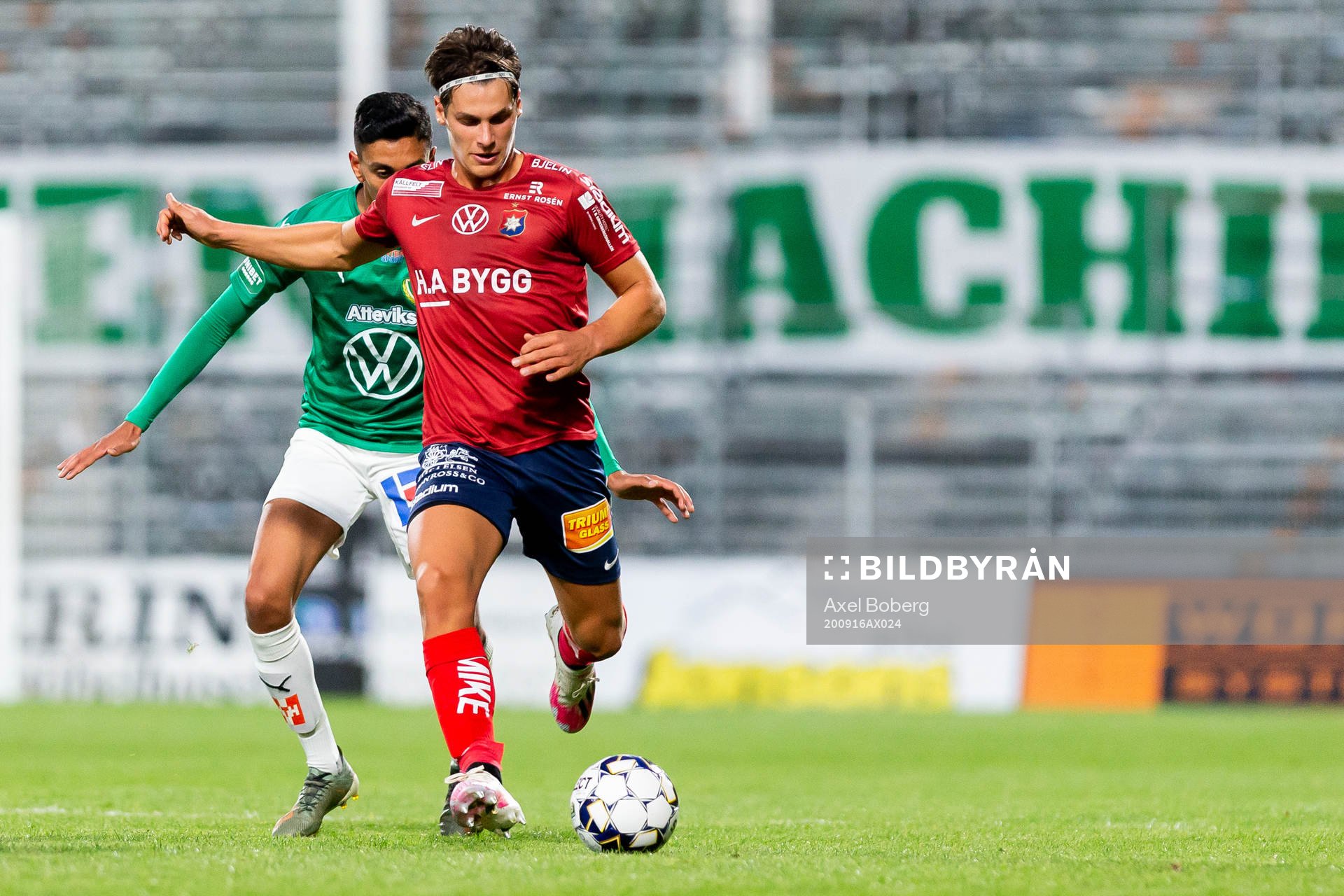 Jönköpings Amir Al-Ammari och Örgrytes Kevin Ackermann