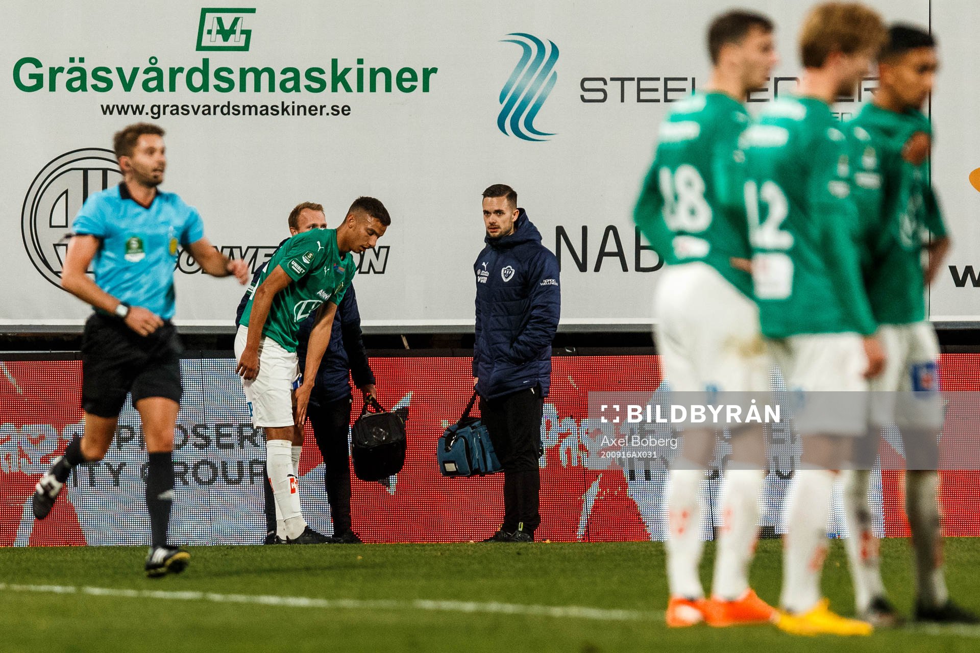 Jönköpings Kevin Rodeblad Lowe har ont
