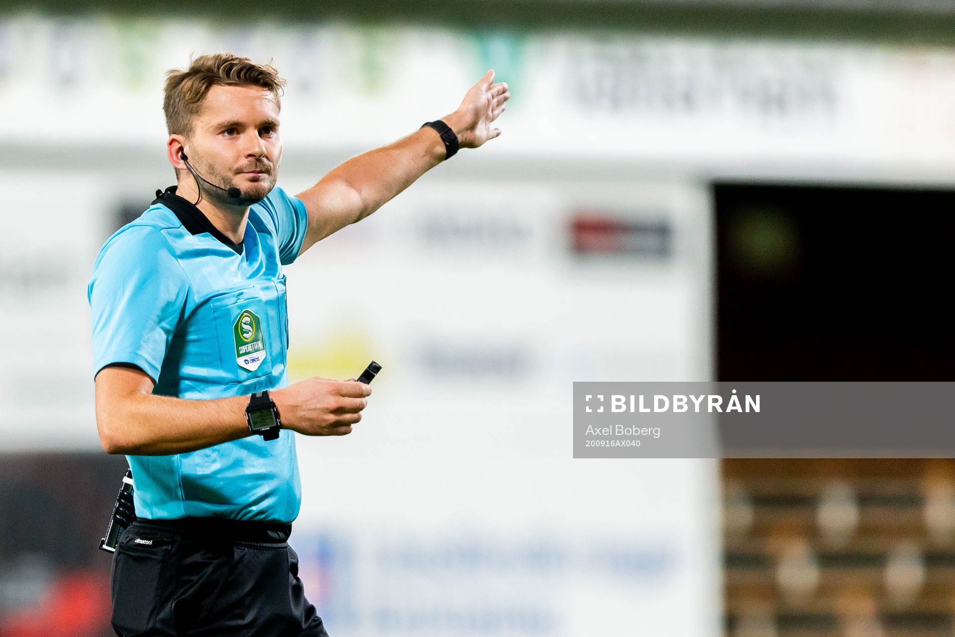 Domare Joakim Östling under fotbollsmatchen i Superettan mellan Jönköpings Södra och Örgryte den 16 september 2020 i Jönköping.