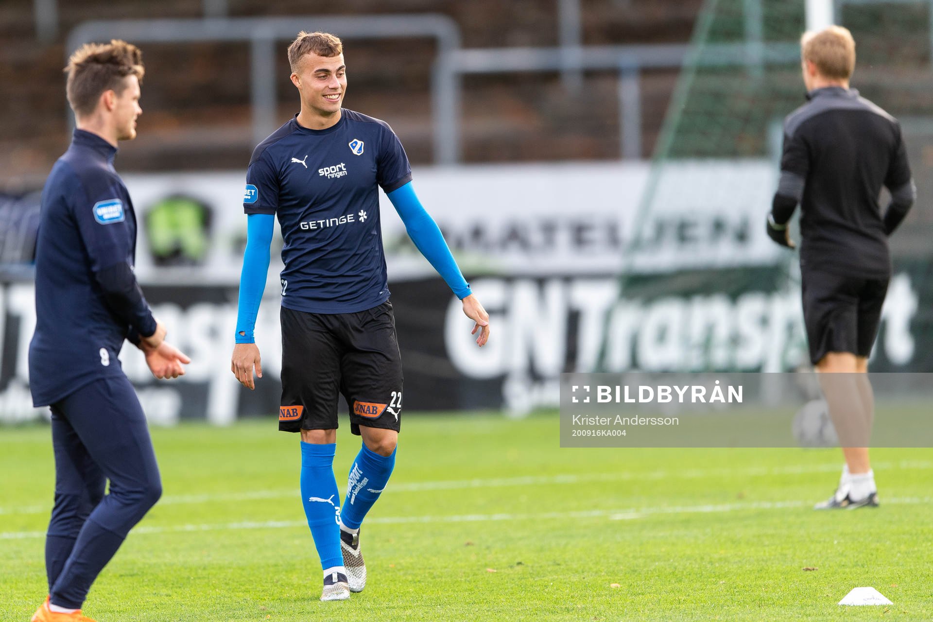 Halmstads Isac Larsson före fotbollsmatchen i Superettan