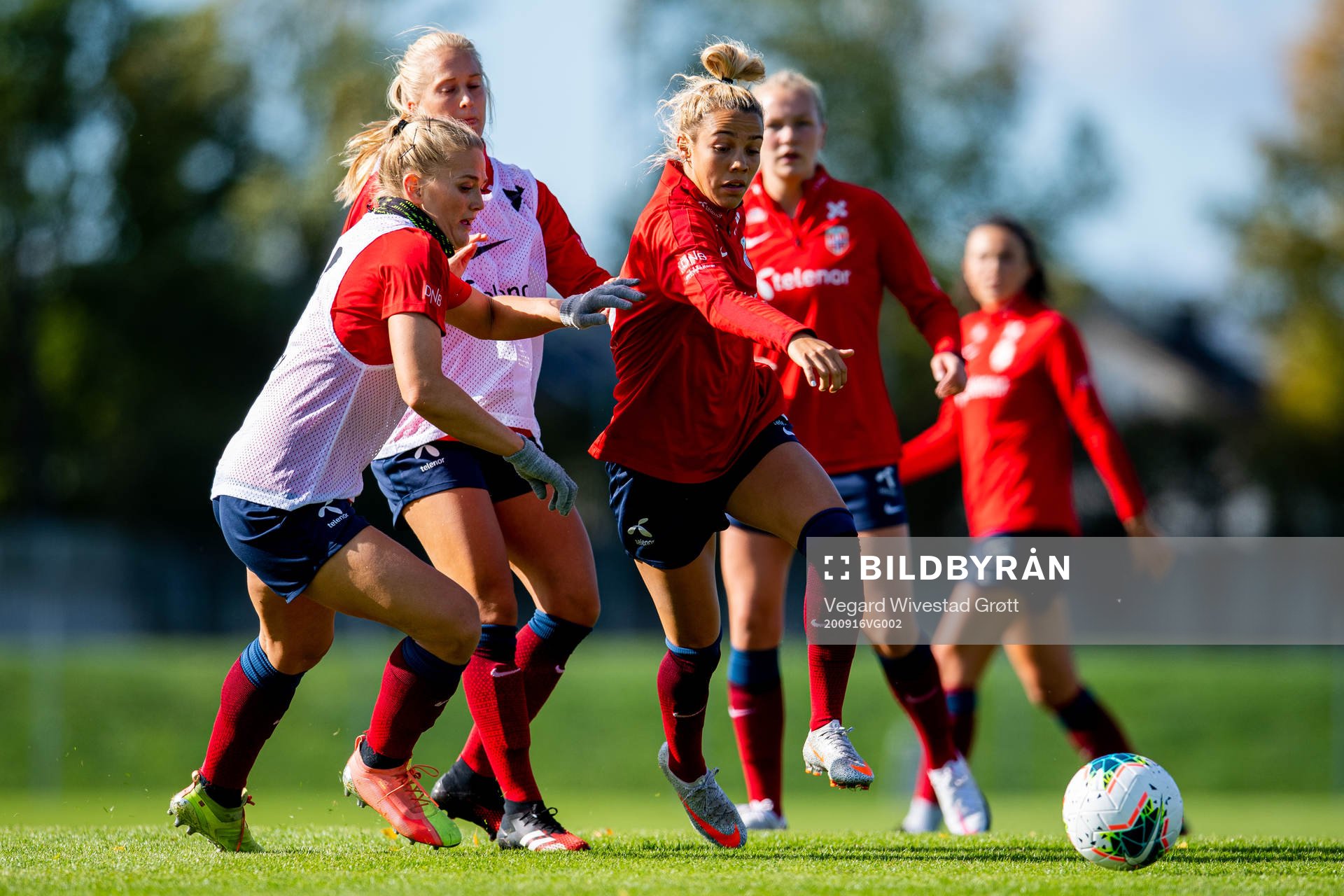 Lisa-Marie Karlseng Utland and Celin Bizet Ildhusøy of the