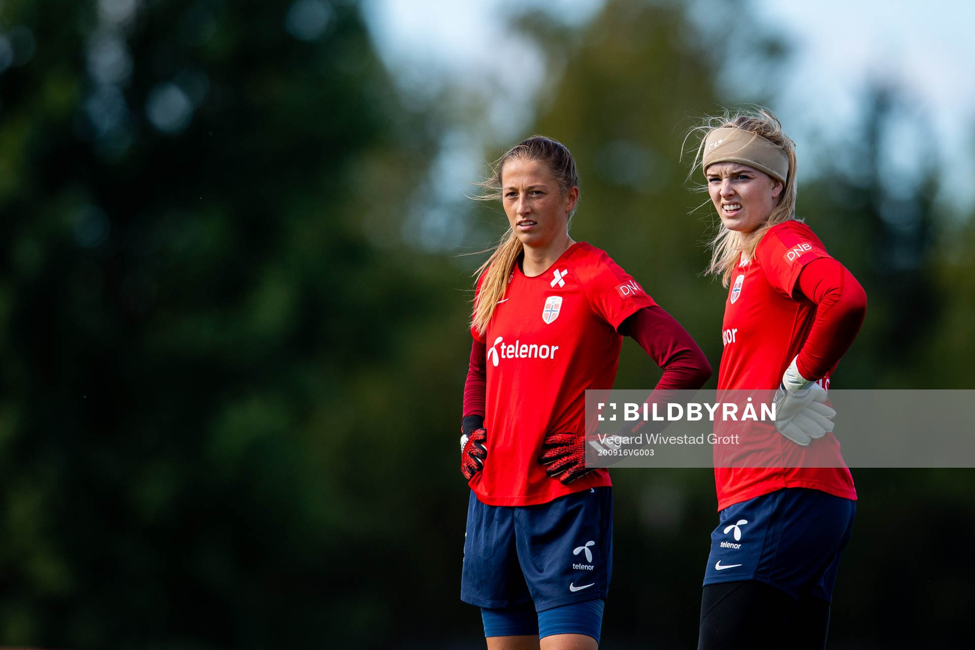 Goalkeepers Cecilie Fiskerstrand and Guro Pettersen of the