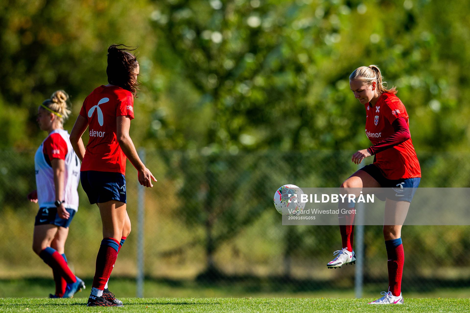 Ingrid Syrstad Engen and Frida Maanum of the Norwegian