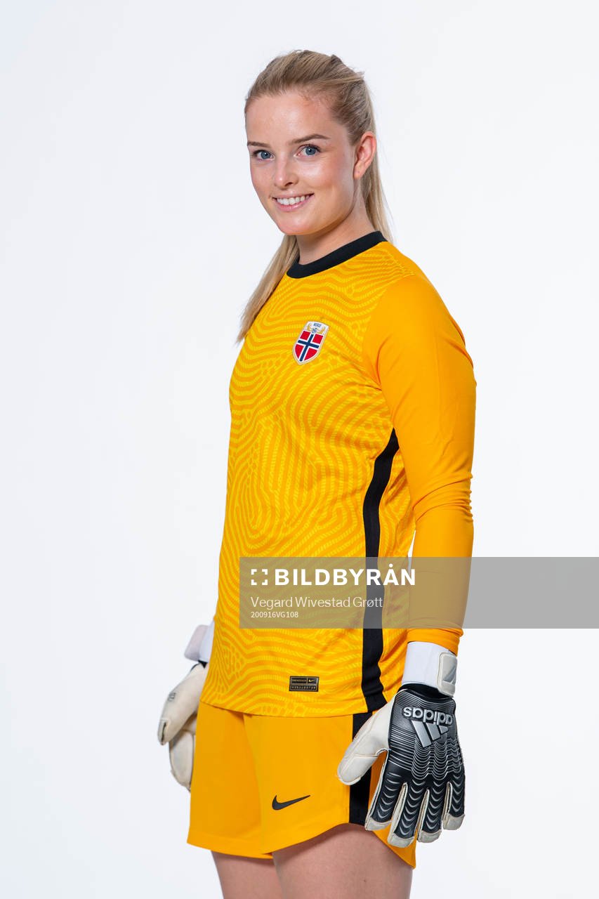 Goalkeeper Guro Pettersen of the Norwegian women’s