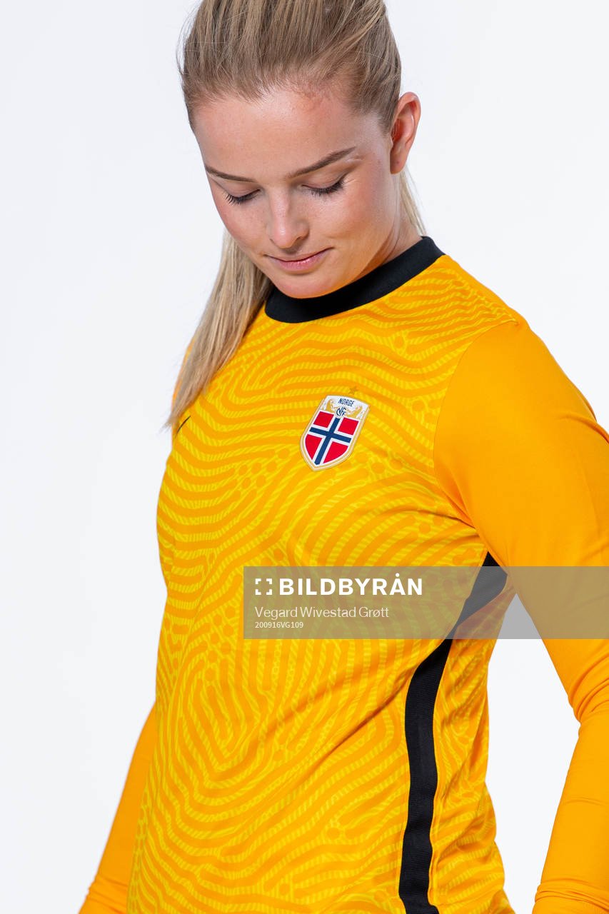 Goalkeeper Guro Pettersen of the Norwegian women’s