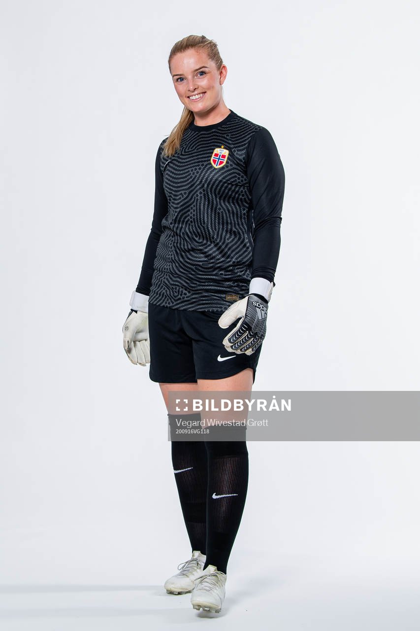 Goalkeeper Guro Pettersen of the Norwegian women’s