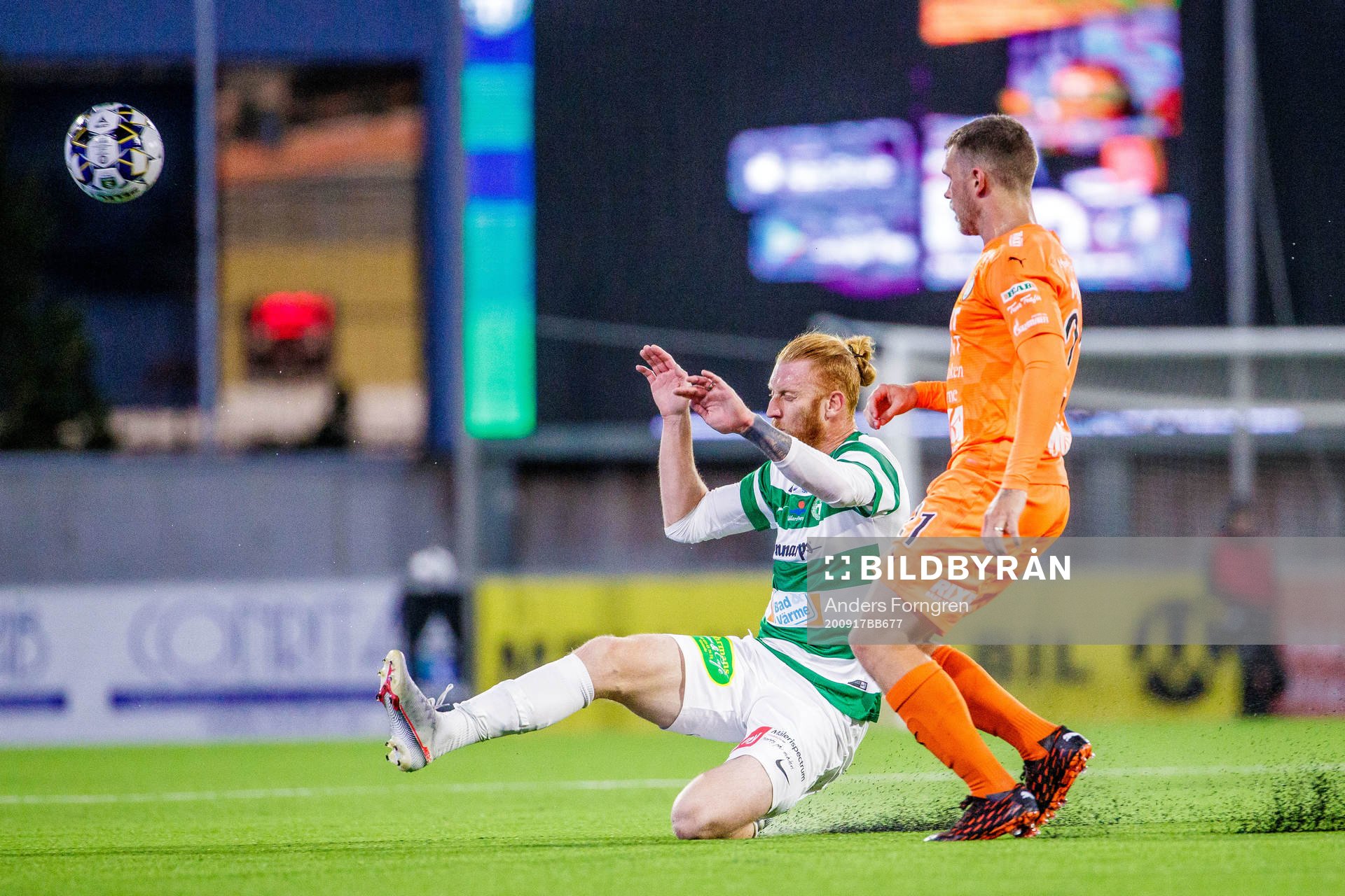 Västerås Calle Svensson och AFC Eskilstunas Jesper Manns