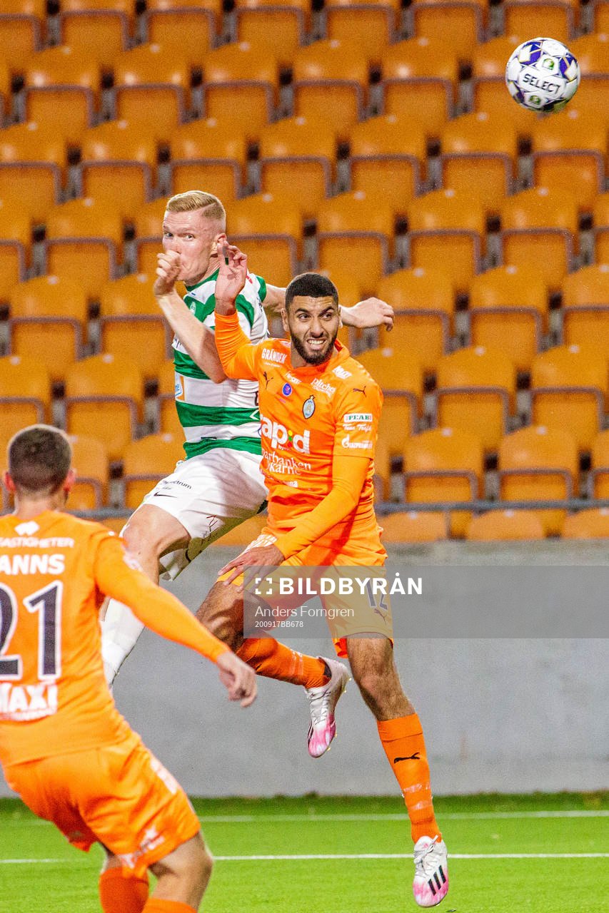 Västerås David Engström och AFC Eskilstunas Pontus Rödin
