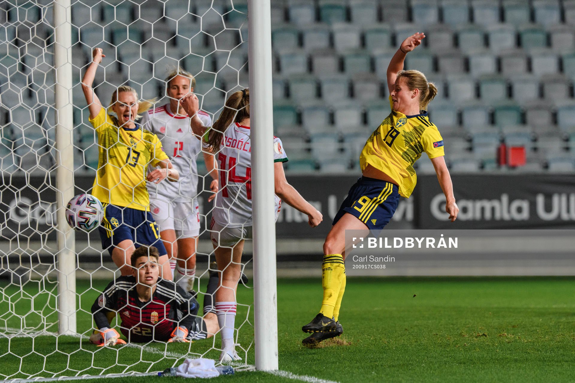 Amanda Ilestedt and Anna Anvegård of Sweden celebrate the