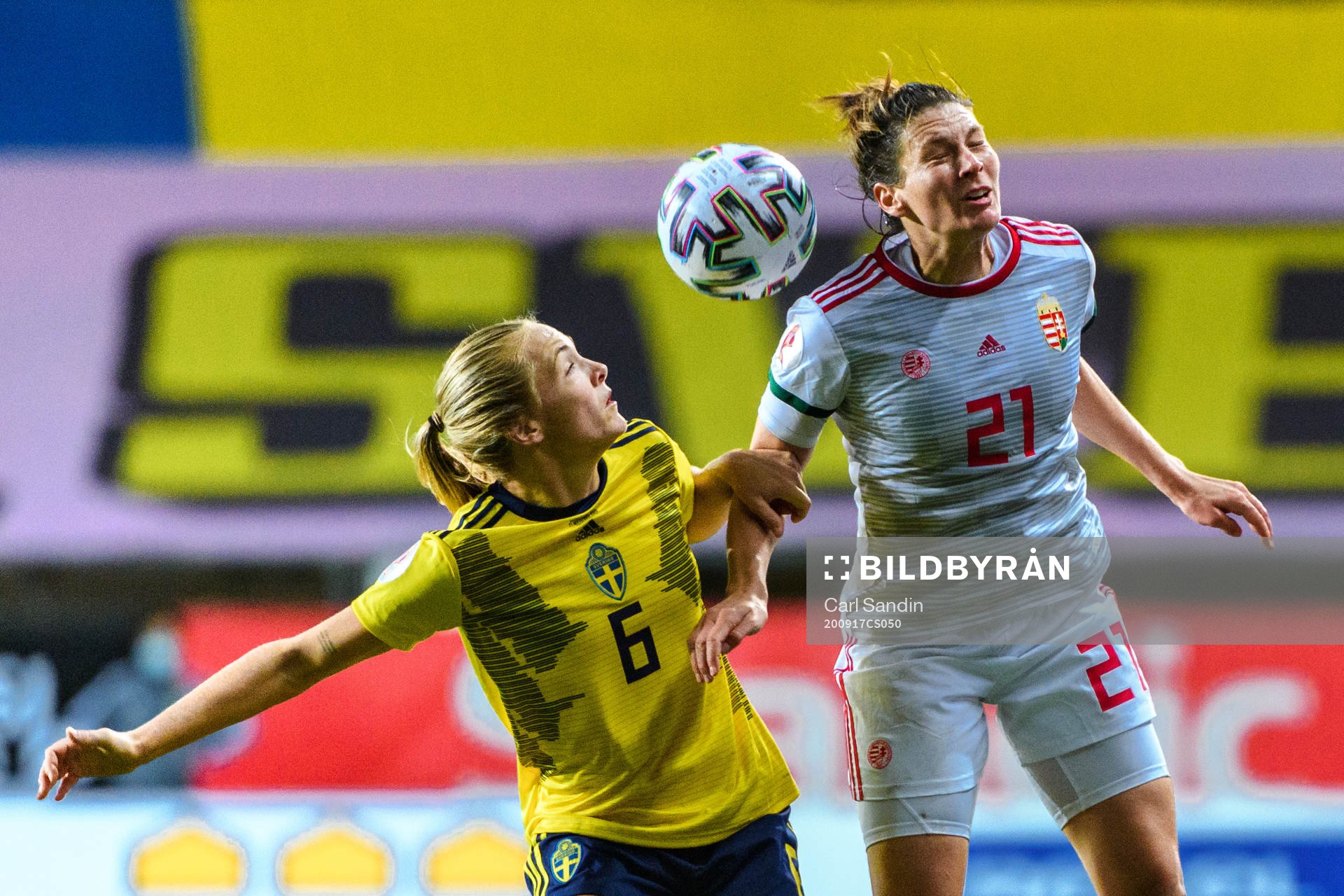 Magdalena Eriksson of Sweden and Bernadett Zágor of Hungary