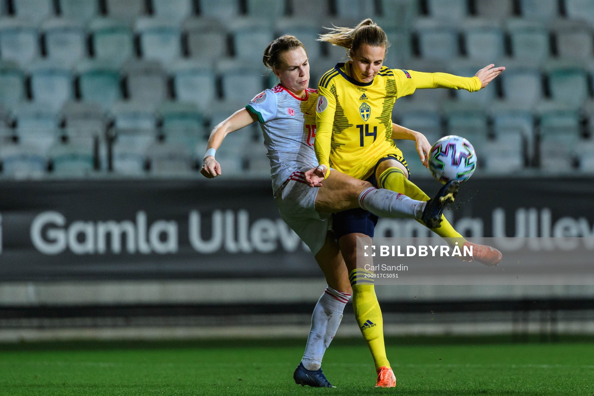 Zsófia Rácz of Hungary and Nathalie Björn of Sweden
