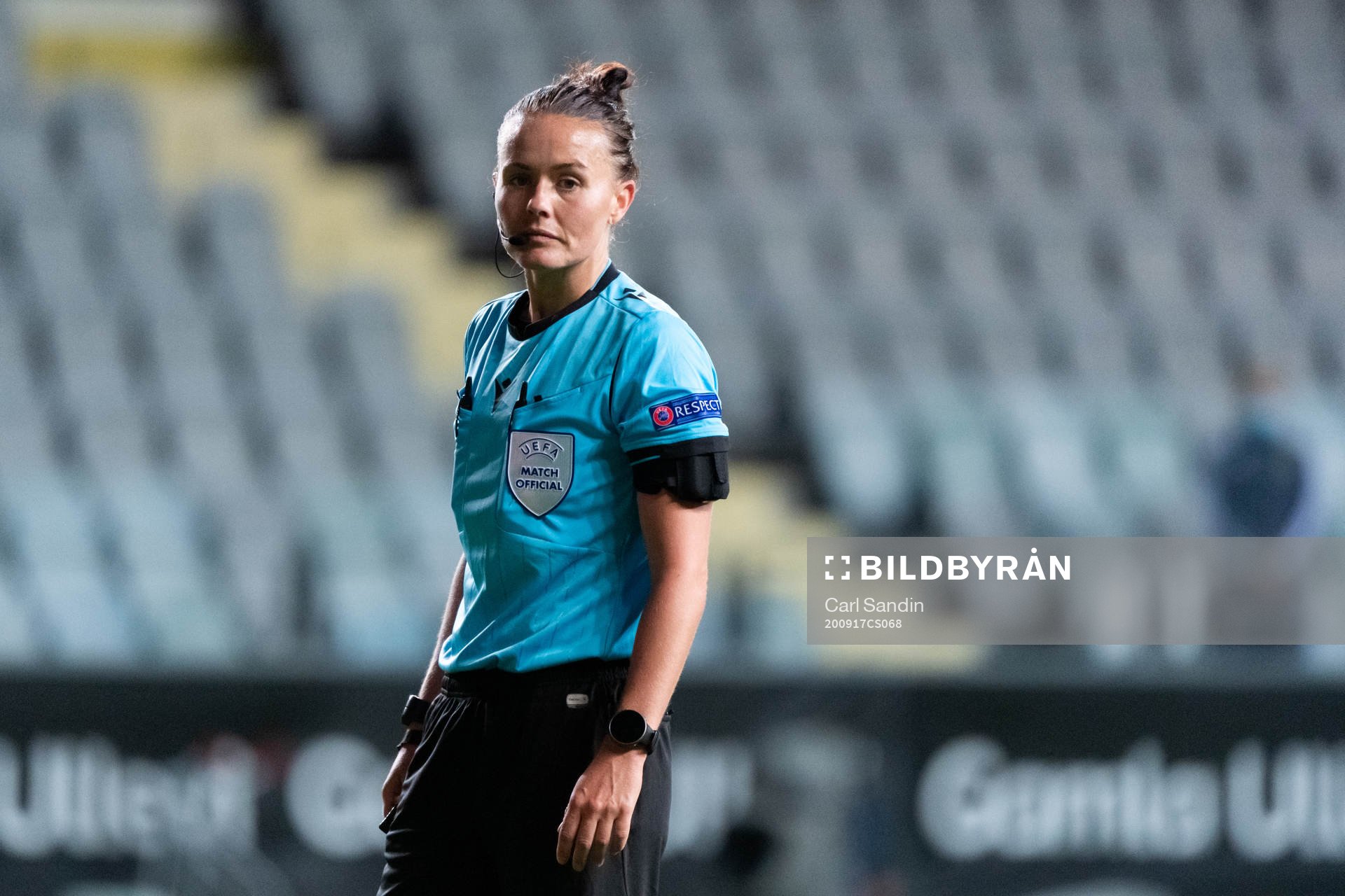 Referee Rebecca Welch