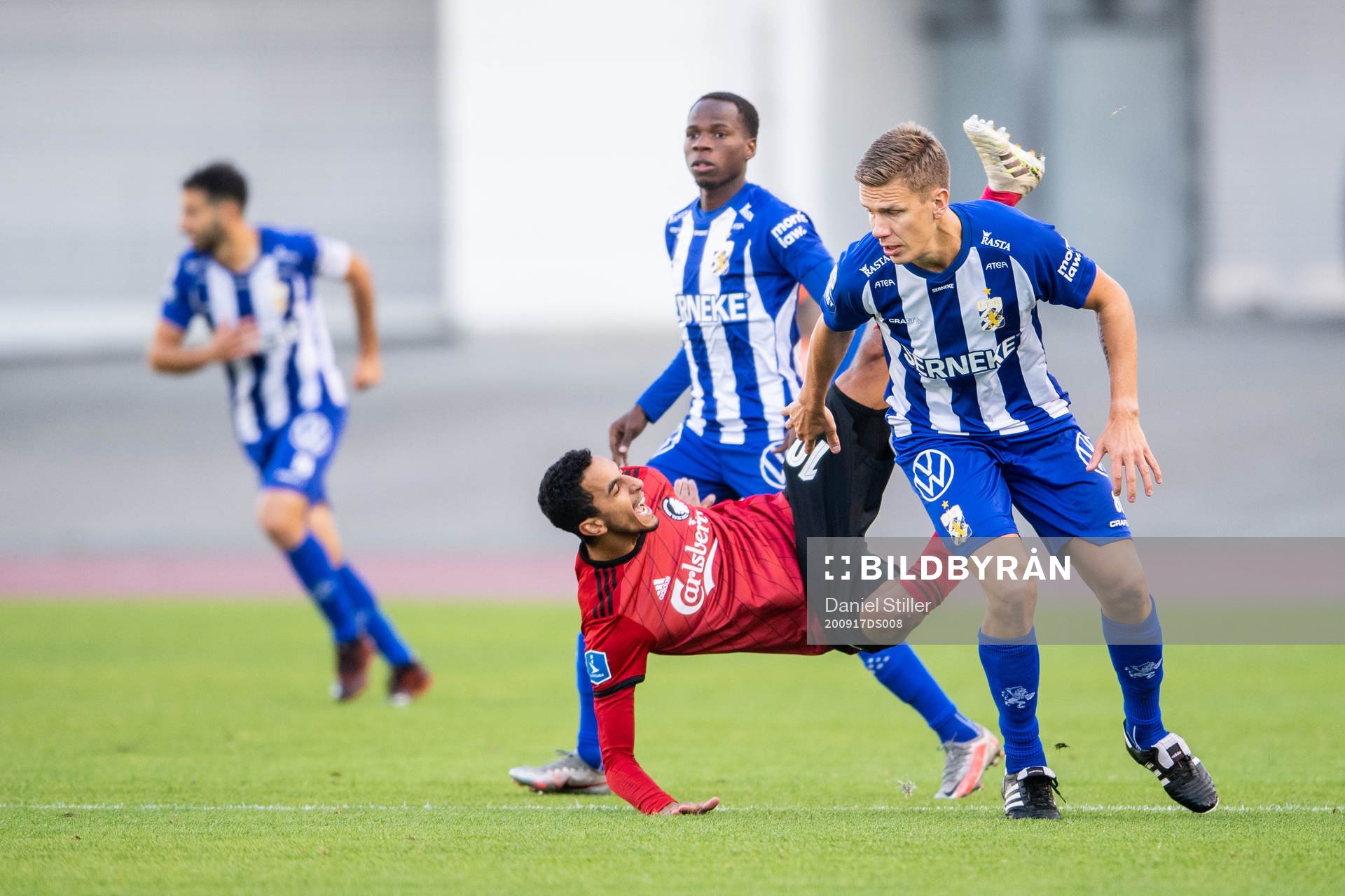 Carlos Zeca of FC Köpenhamn and Pontus Wernbloom of IFK