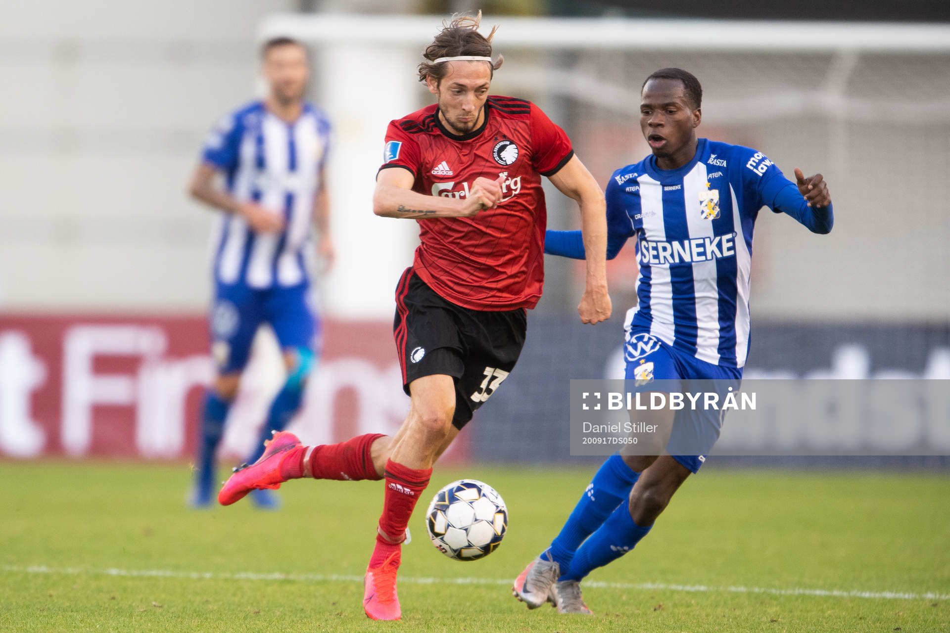 Rasmus Falk of FC Köpenhamn and Alhassan Yusuf Abdullahi