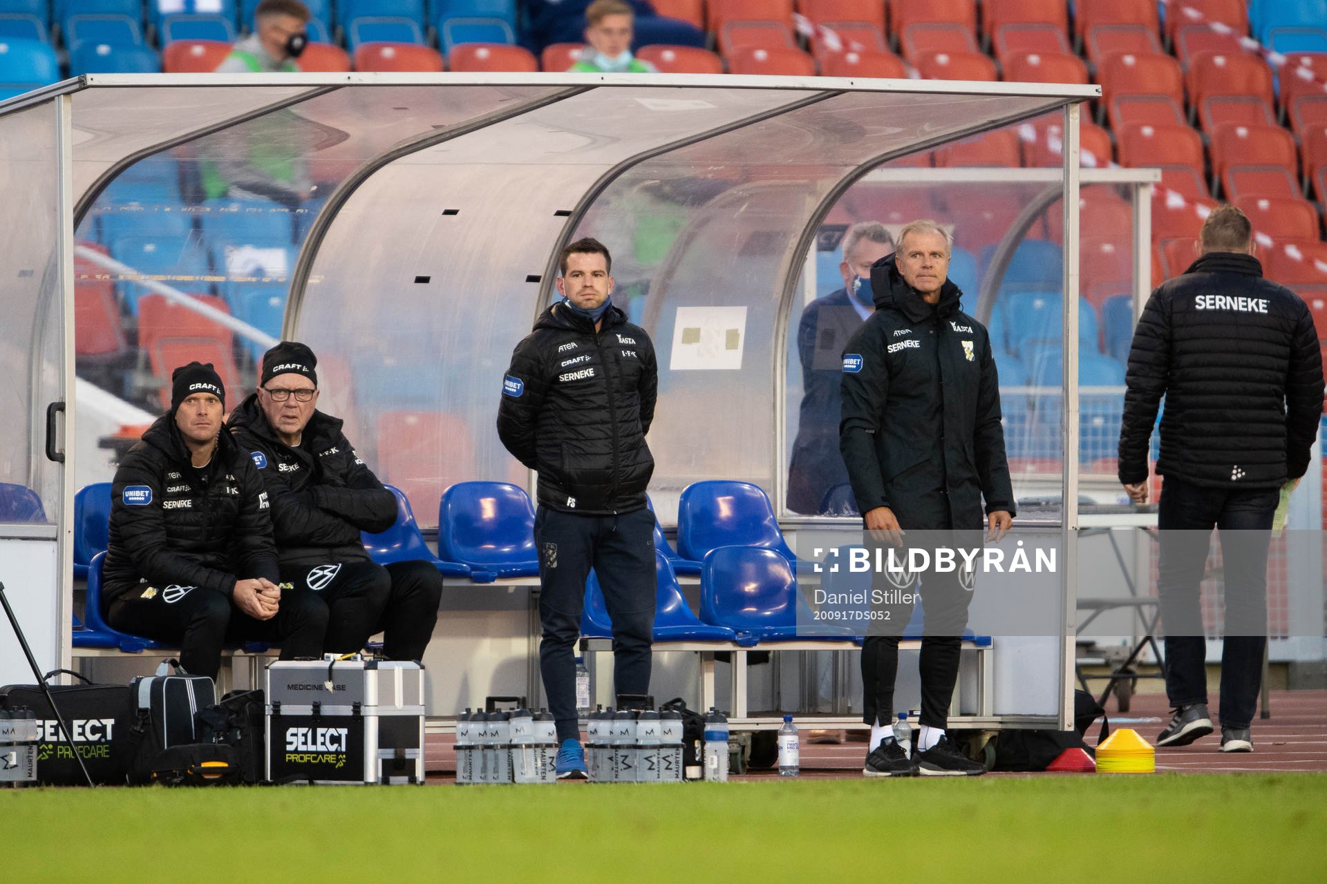 Assistant coach Ferran Sibila and coach Roland Nilsson