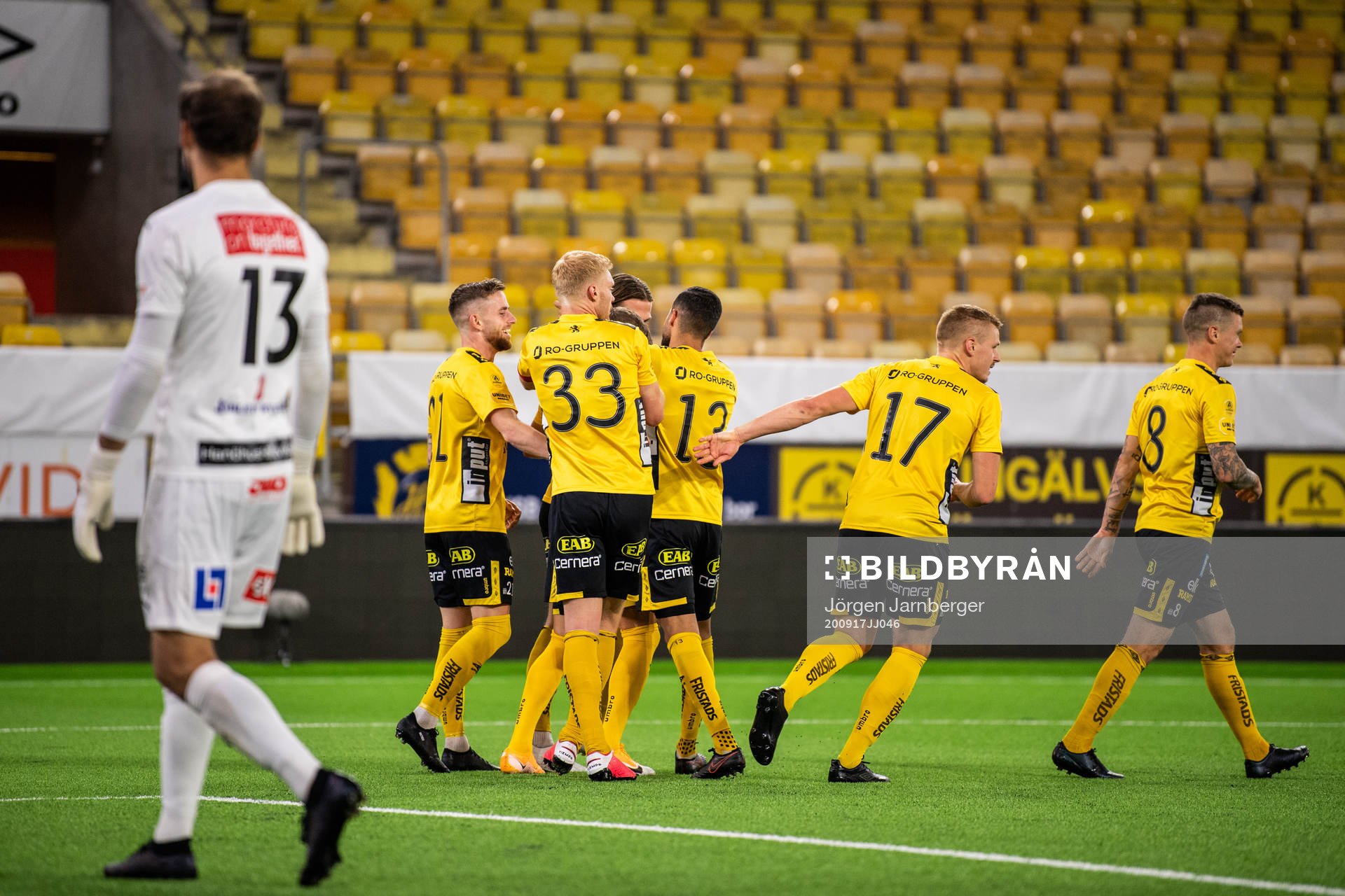 Elfsborgs Jesper Karlsson jublar med lagkamrater