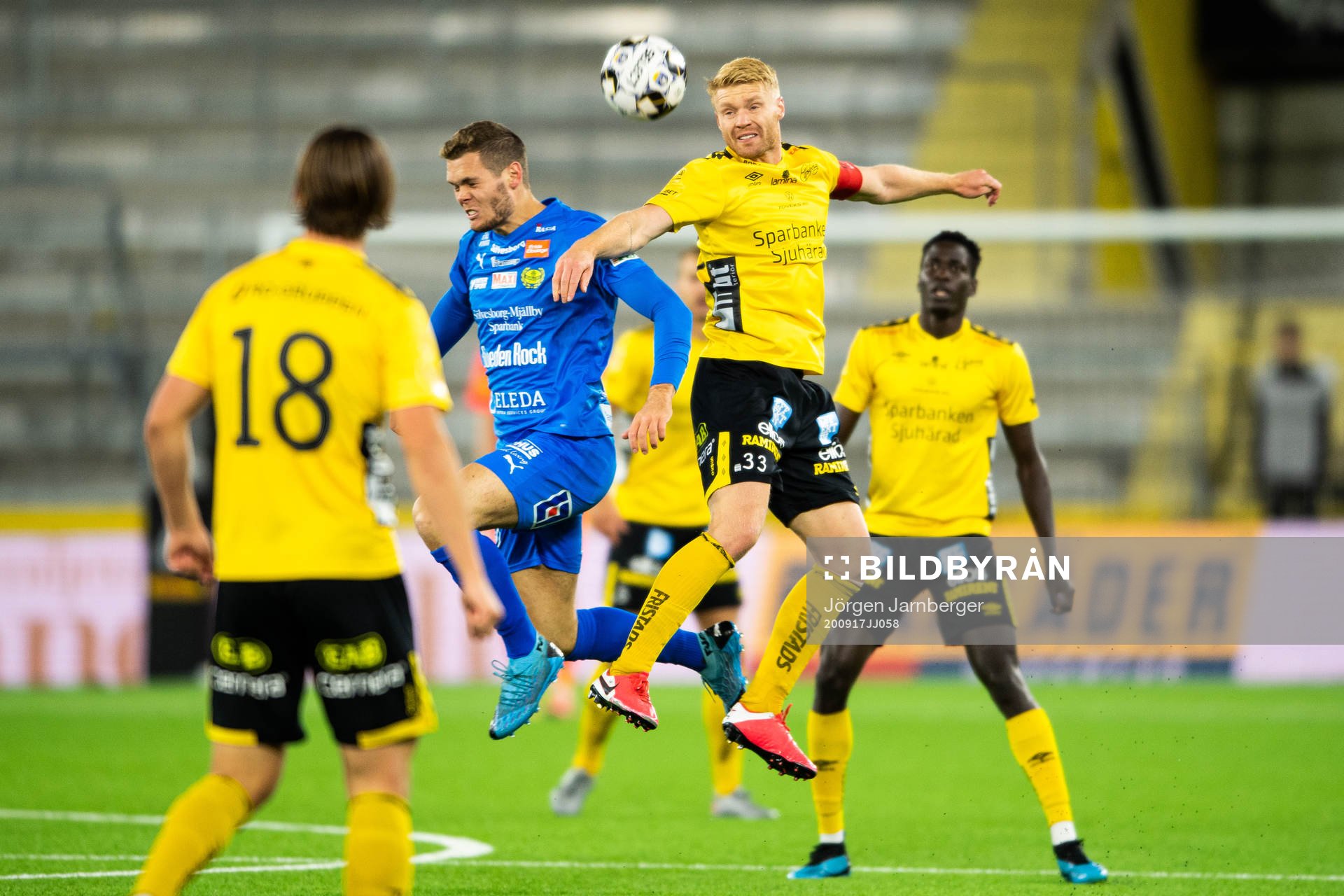 Elfsborgs Sivert Heltne Nilsen och Mjällbys Jacob