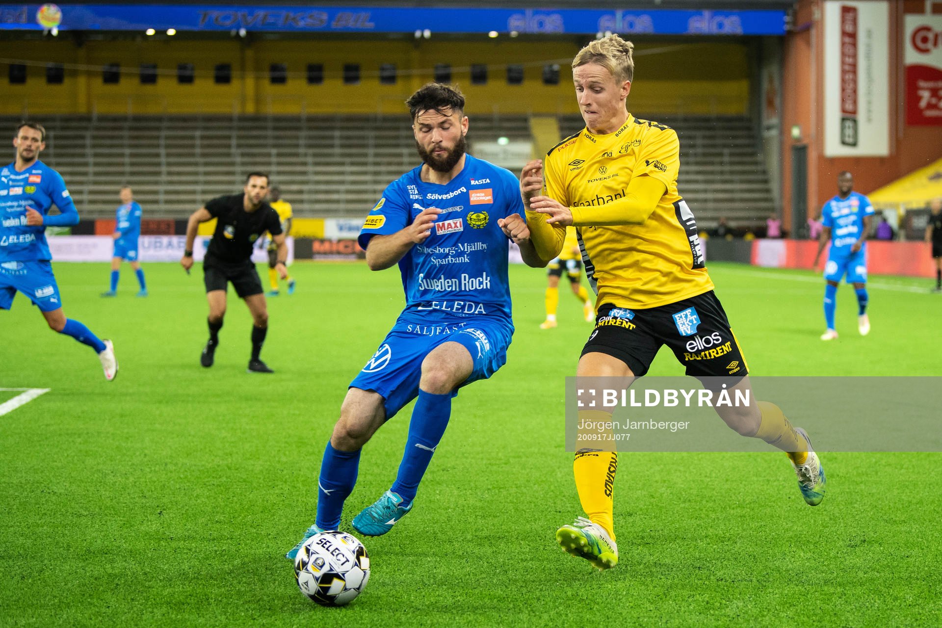 Elfsborgs Jeppe Okkels och Mjällbys Jonathan Tamimi