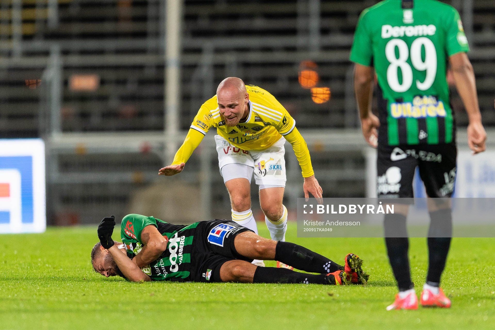 Falkenbergs Christoffer Carlsson och Varbergs Albert Ejupi