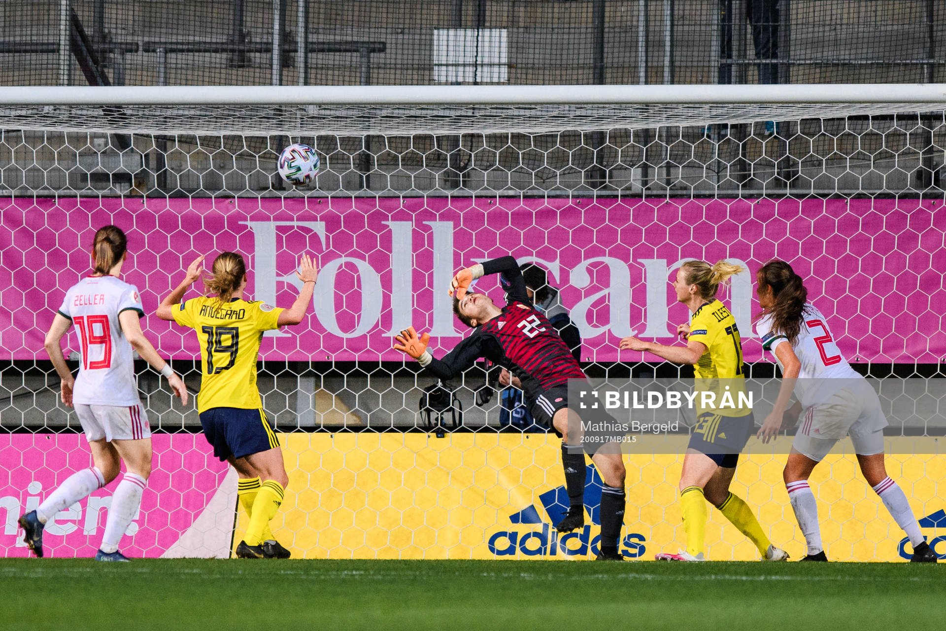 Anna Anvegård of Sweden scores the 2-0 goal behind