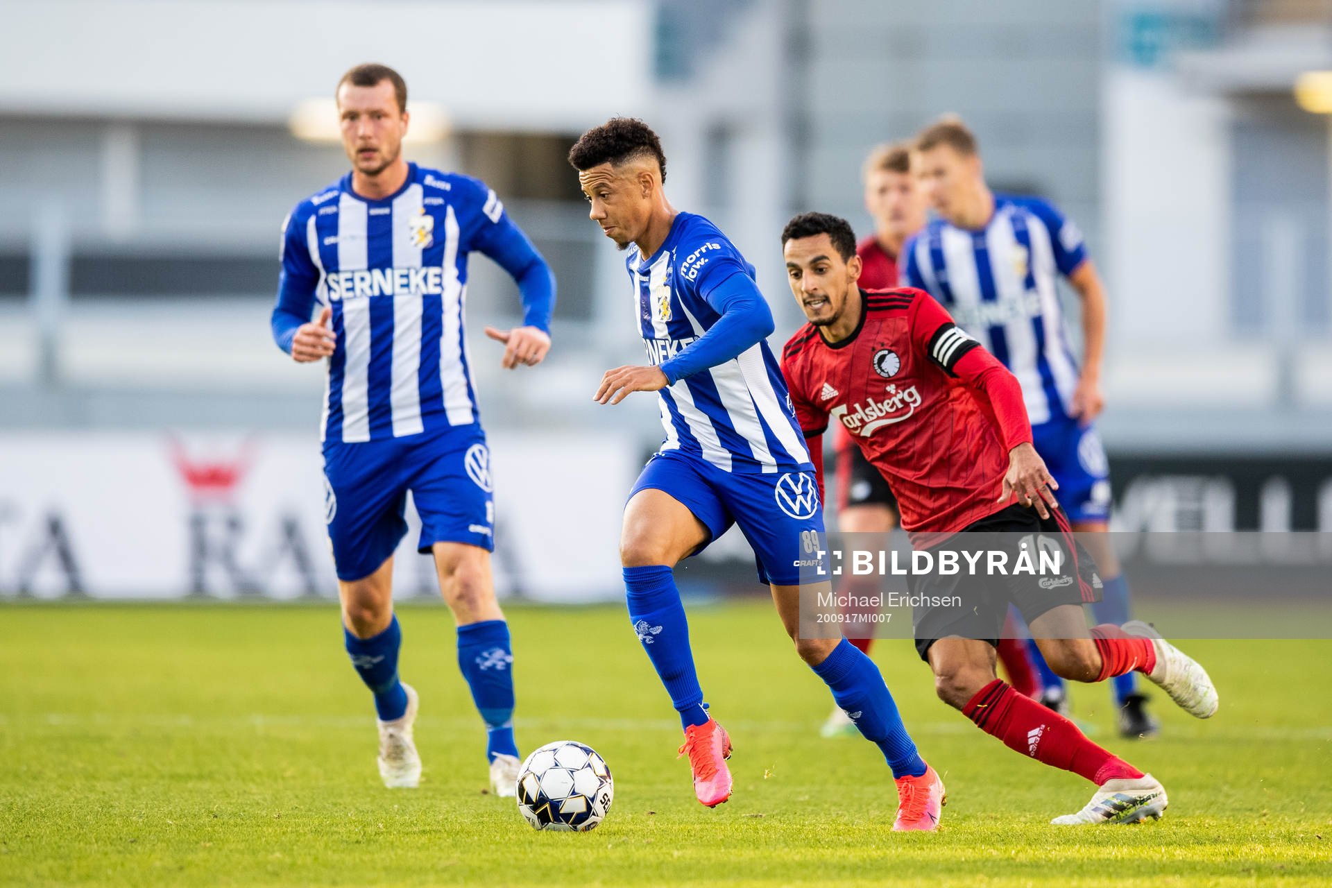Tobias Sana of IFK Göteborg and Carlos Zeca of FC