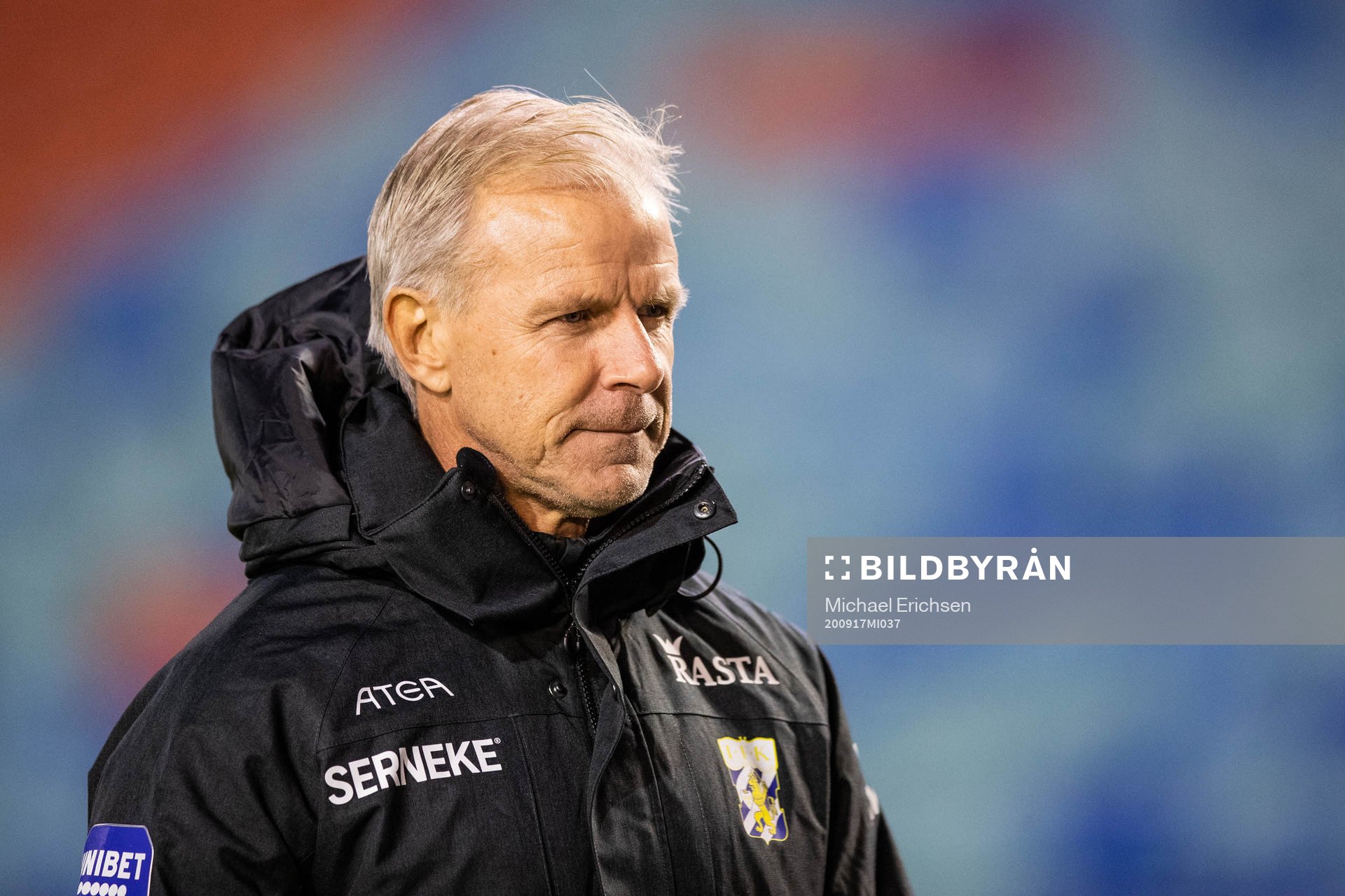 head coach Roland Nilsson of IFK Göteborg looks dejected