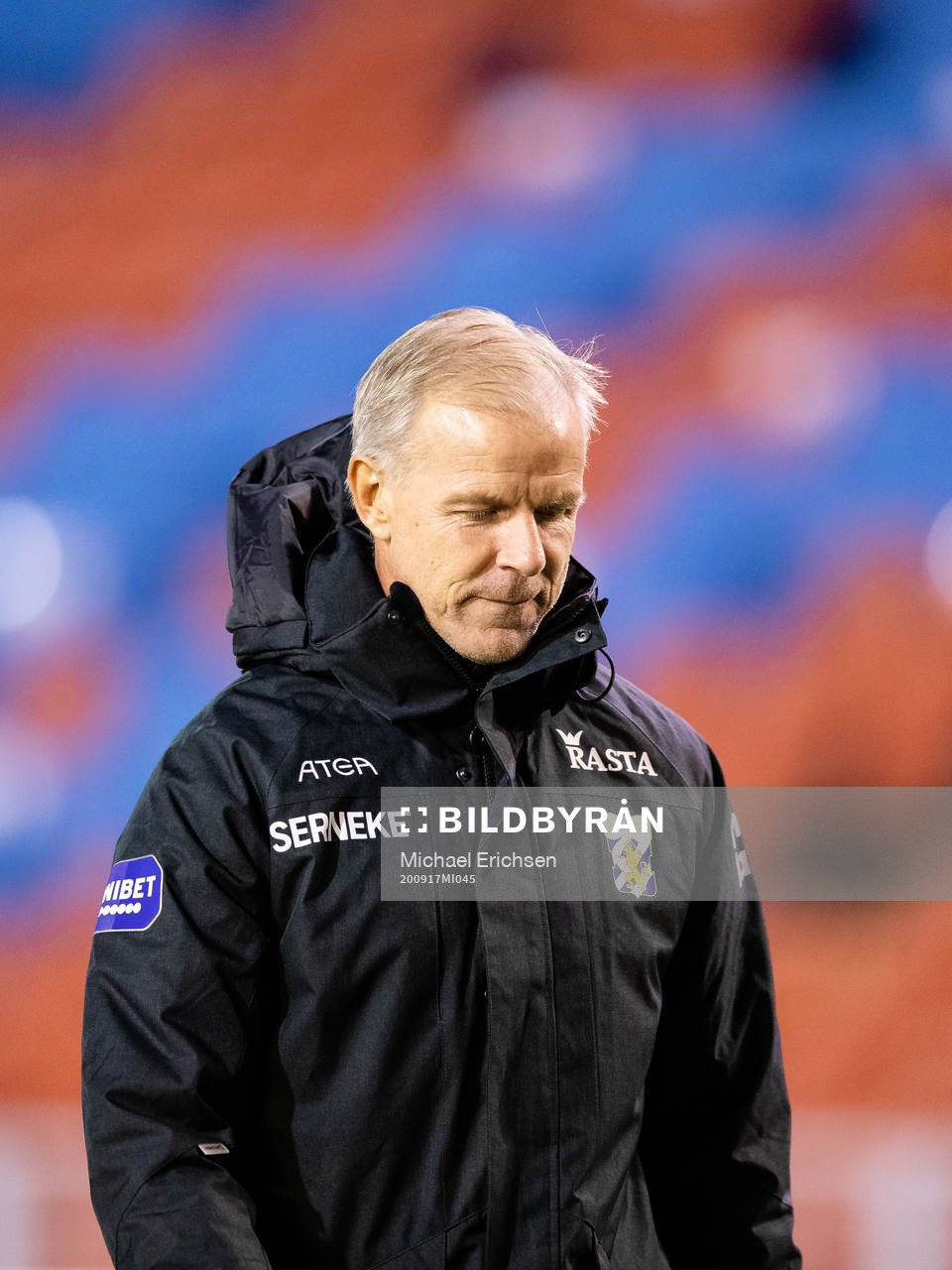 Coach Roland Nilsson of IFK Göteborg looks dejected