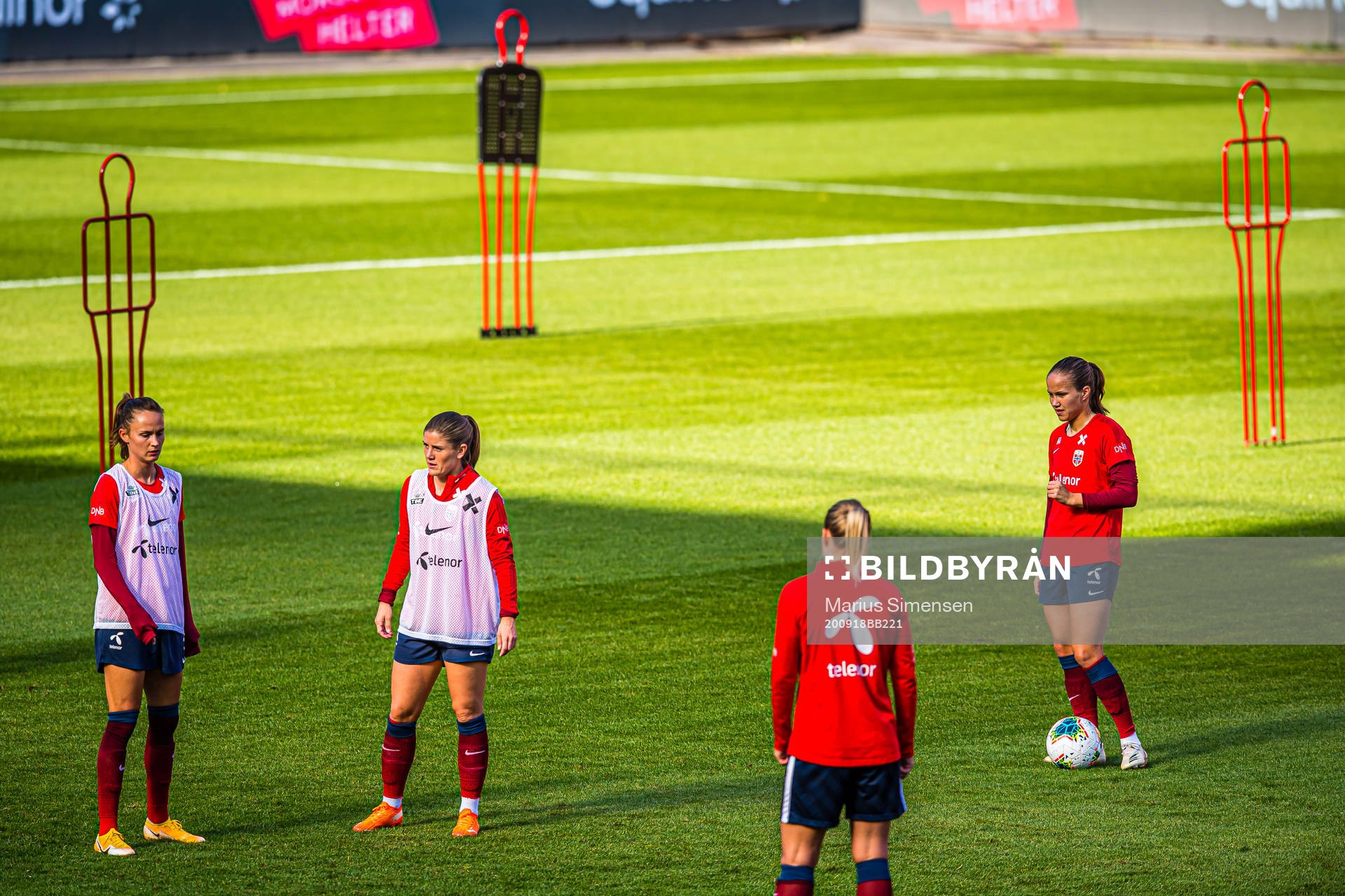 Caroline Graham Hansen, Maren Mjelde and Guro Reiten of the